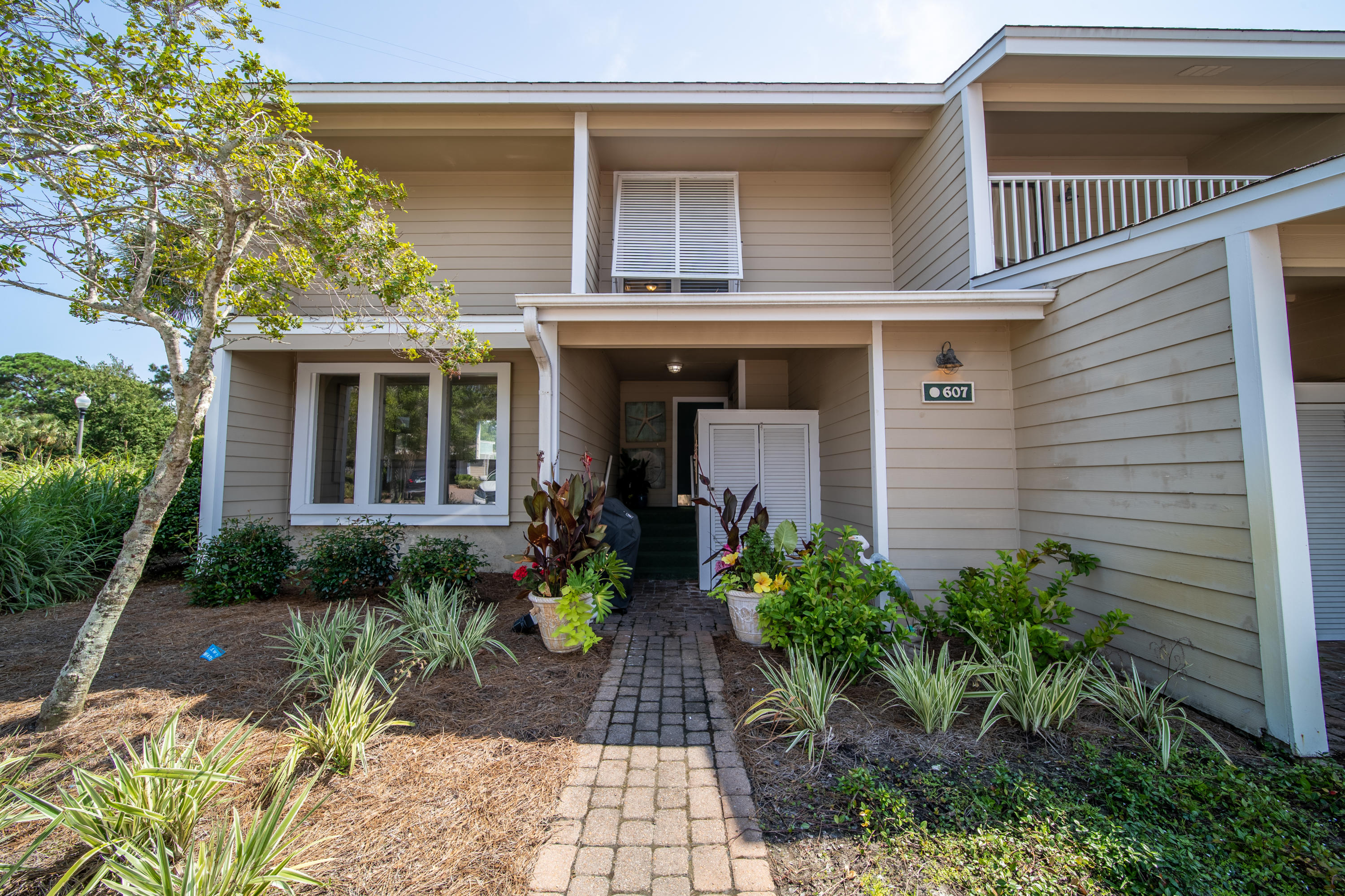 BAYOU VILLAGE CONDO PH 1 - Residential
