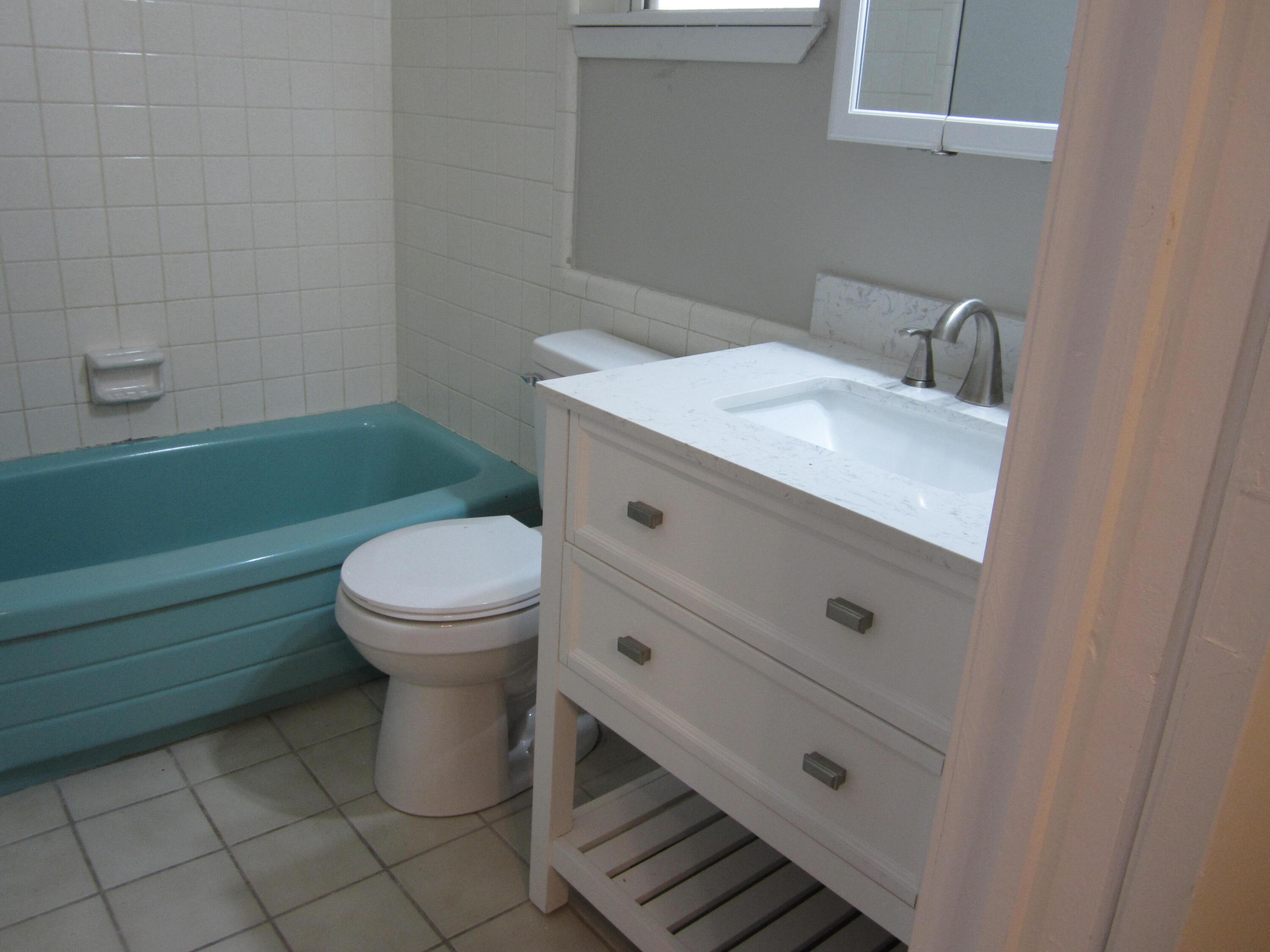 Chicago triplex - Residential Lease
