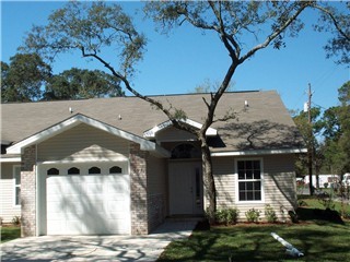 One story townhome in the heart of Fort Walton Beach! Three bedroom, 2 bath, 1 car garage. Convenient to both bases. All appliances including washer & dryer, & garage door opener. Inside laundry room, breakfast bar, ceiling fans in all bedrooms & Living room, lawn pump, & sprinkler system. Don't miss out!!!! Available December 15th, 2018.