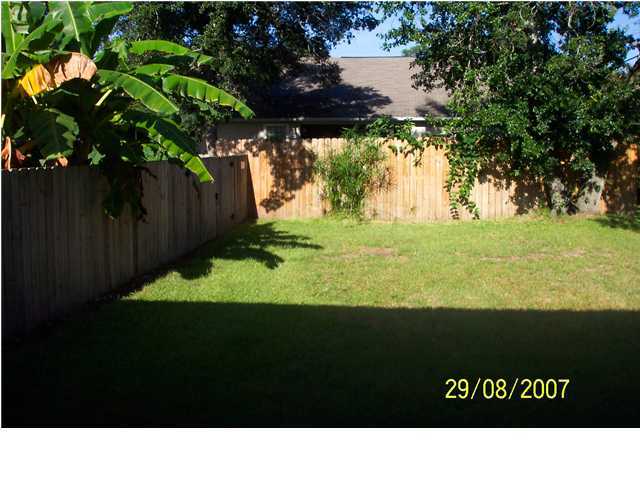 SHANYN TAYLOR OAKS - Residential Lease