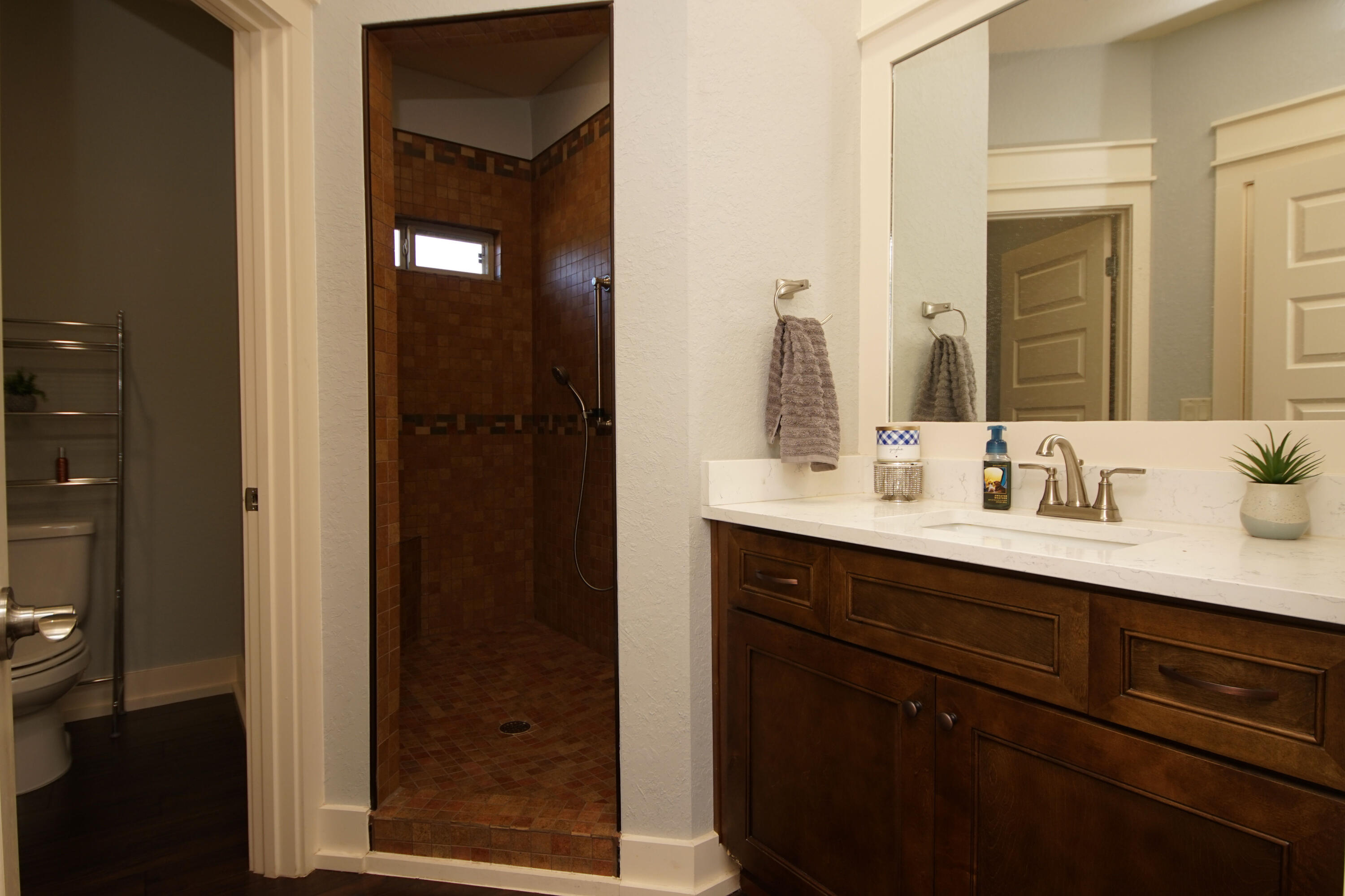 VALLEY VIEW SOUTH - Residential Lease