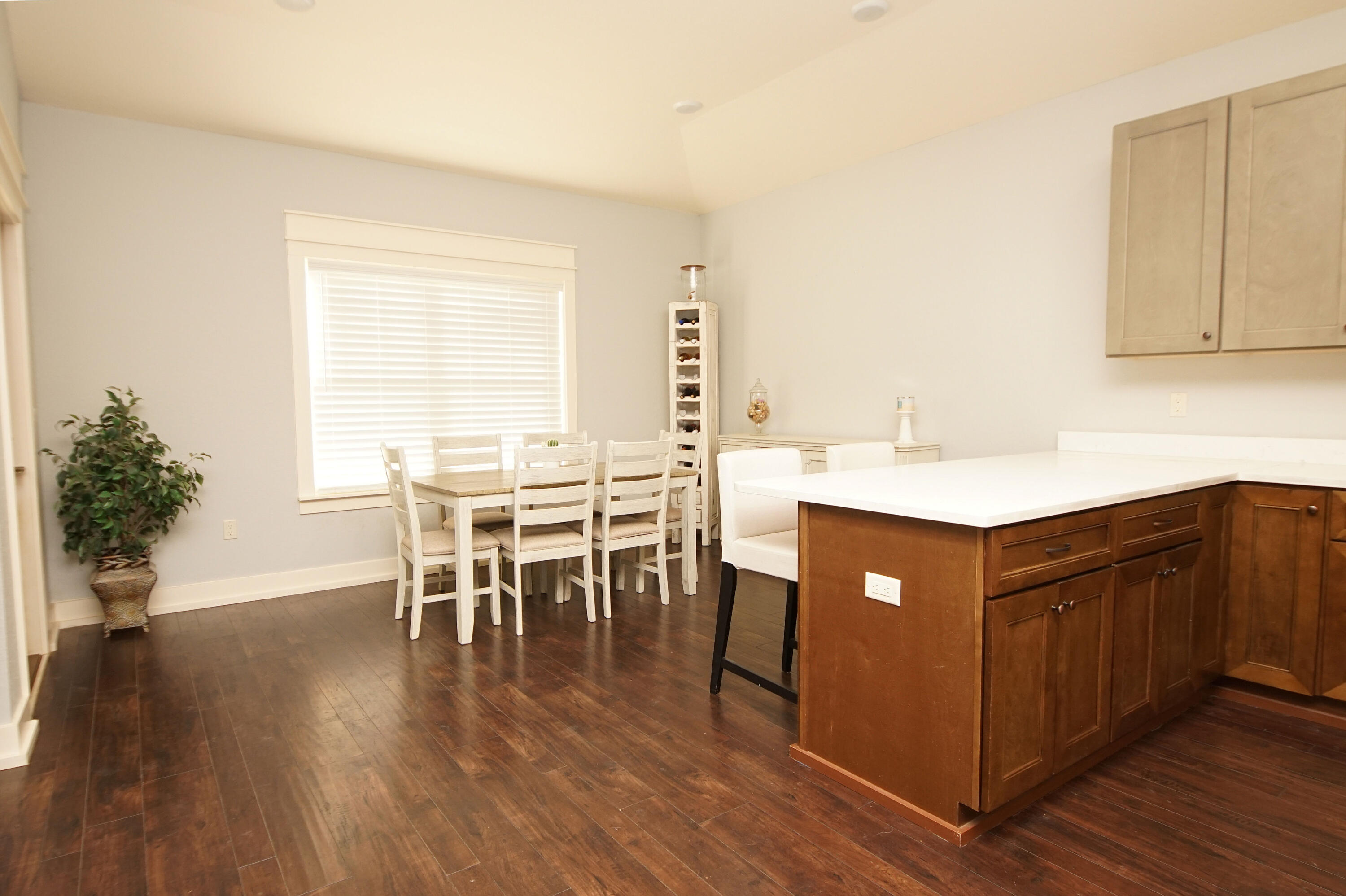 VALLEY VIEW SOUTH - Residential Lease