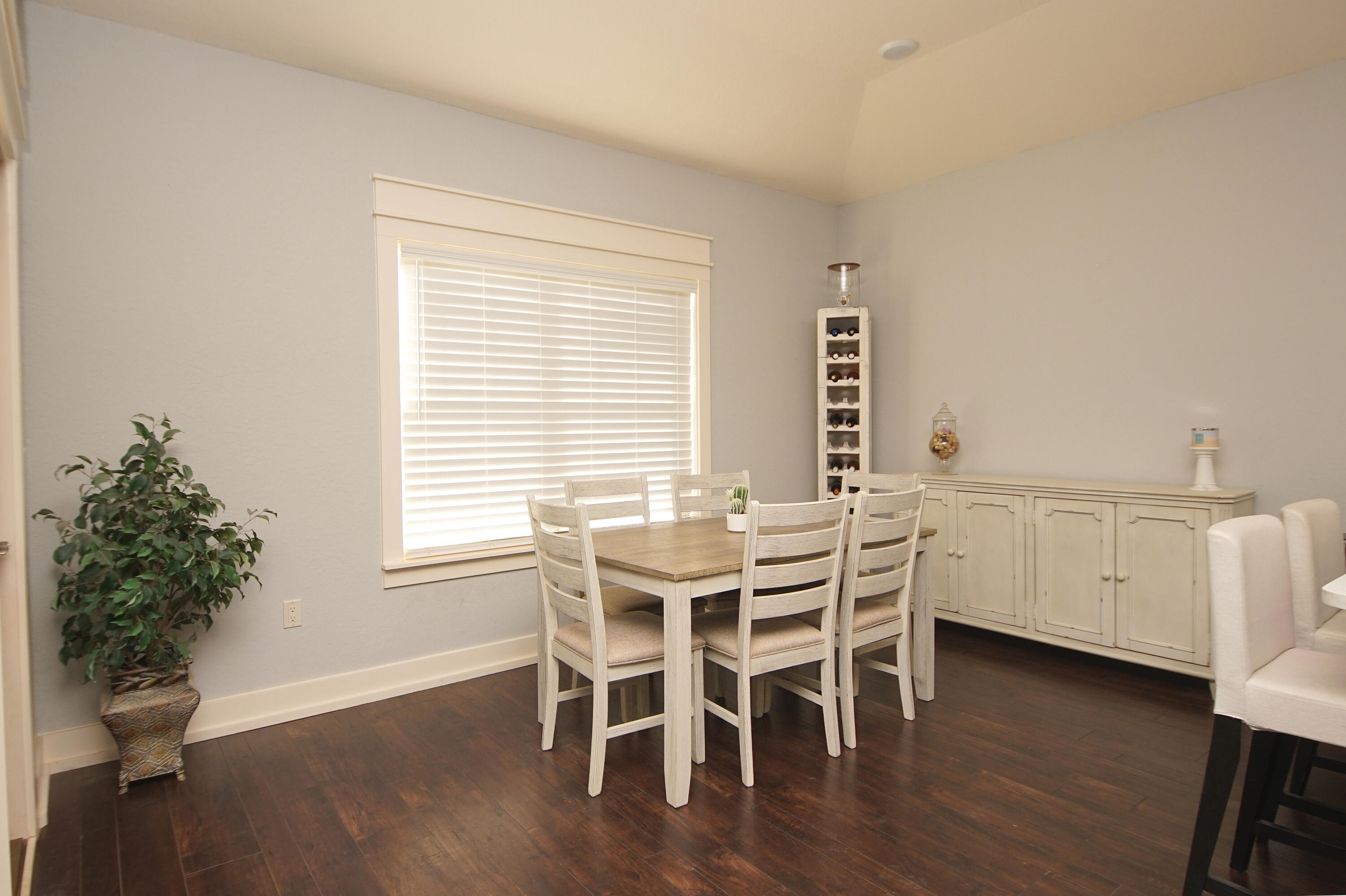 VALLEY VIEW SOUTH - Residential Lease
