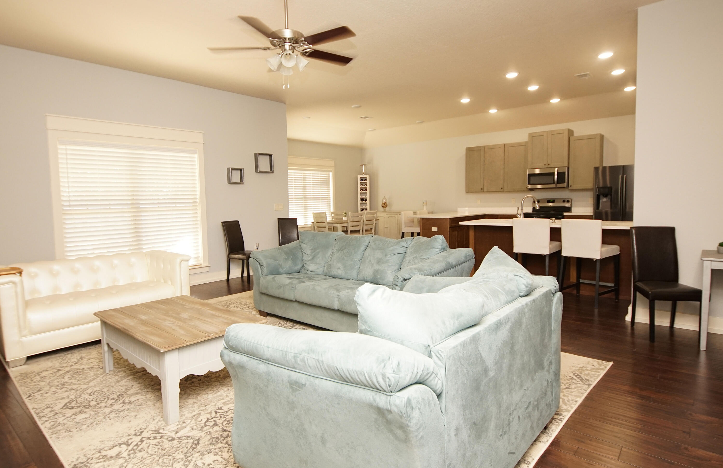 VALLEY VIEW SOUTH - Residential Lease