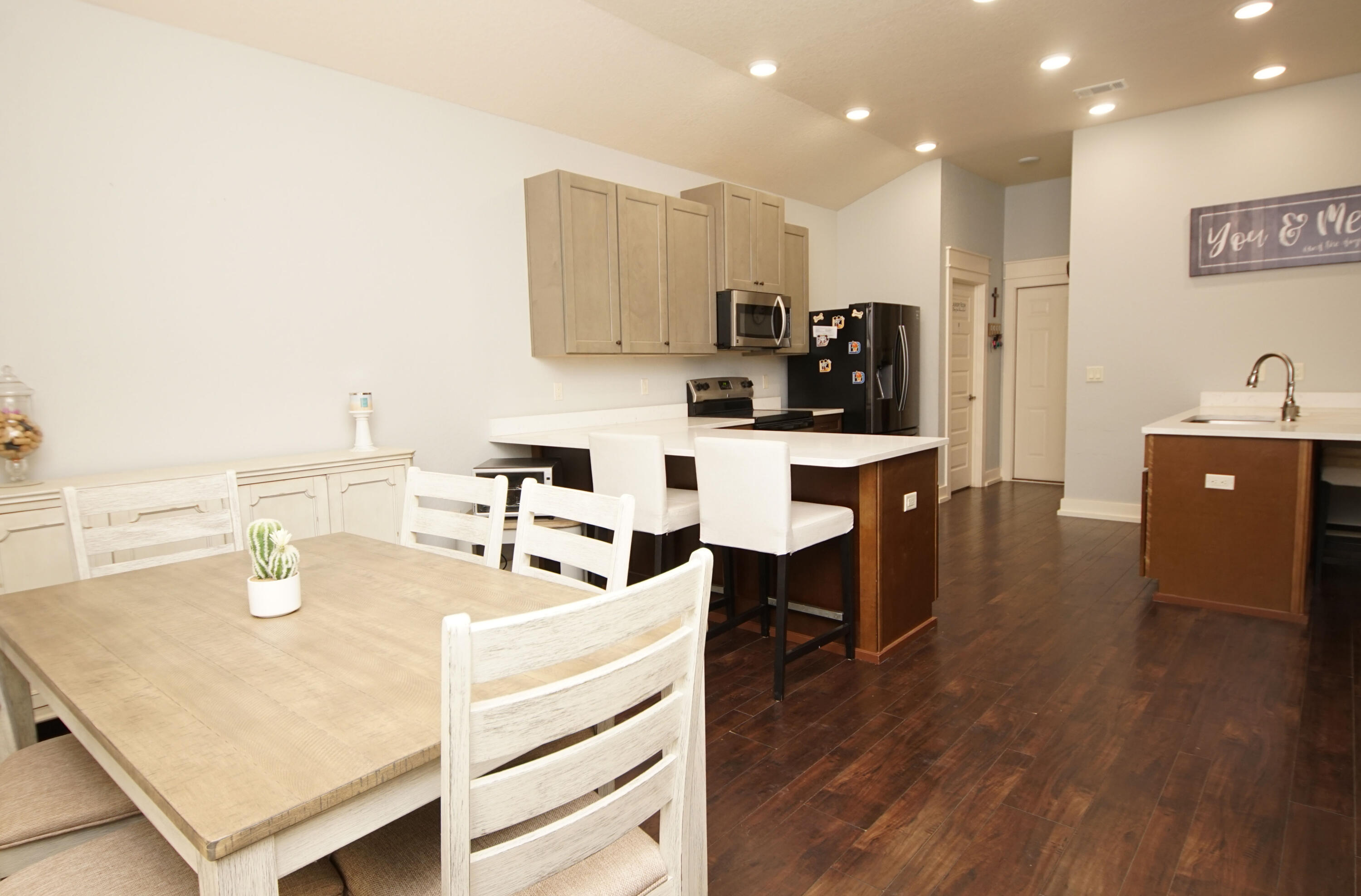 VALLEY VIEW SOUTH - Residential Lease