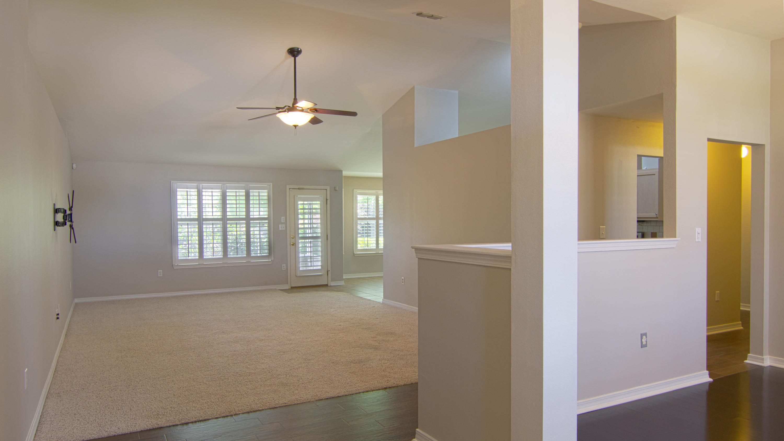 CREETWOODS - Residential Lease