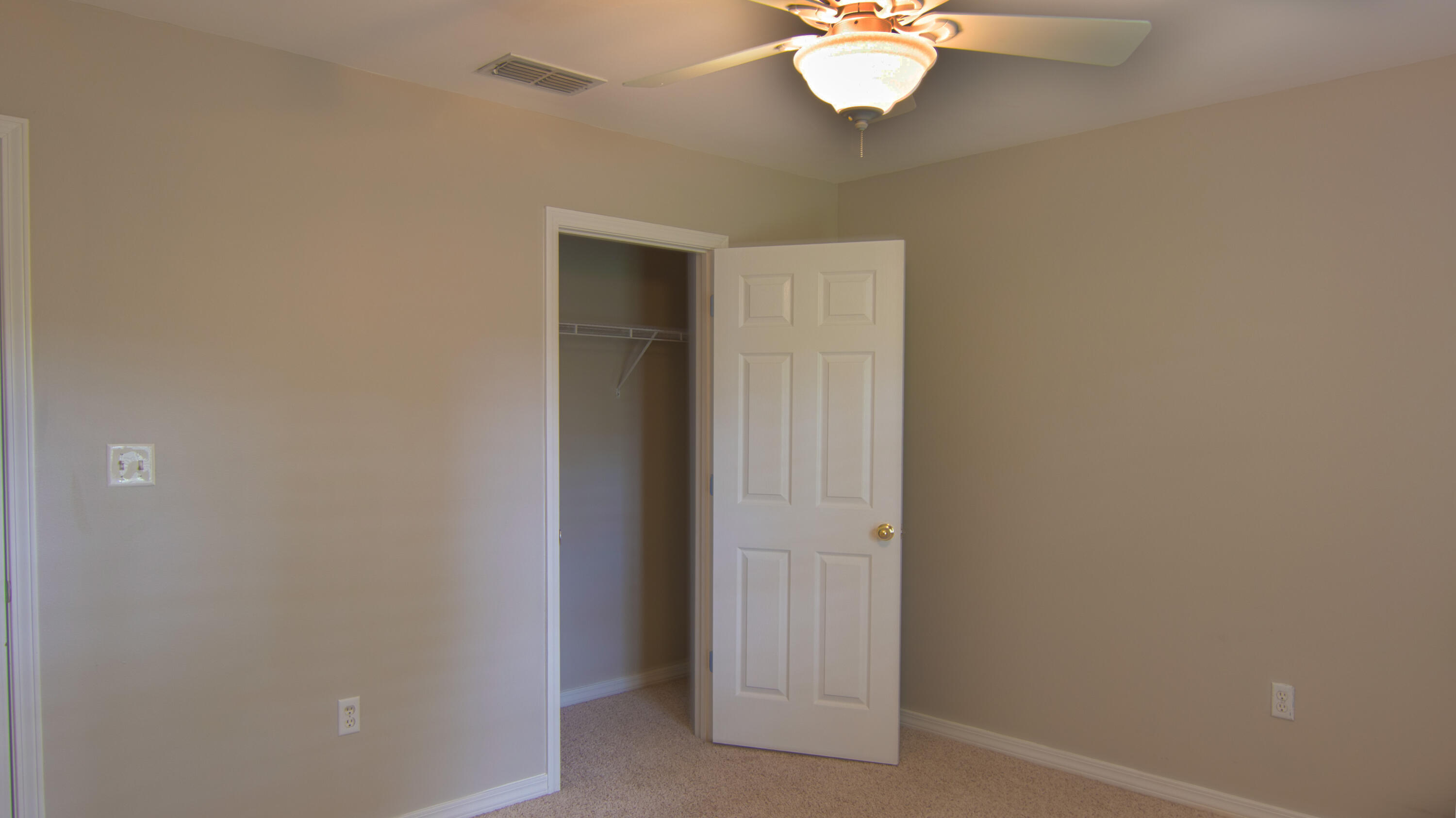 CREETWOODS - Residential Lease