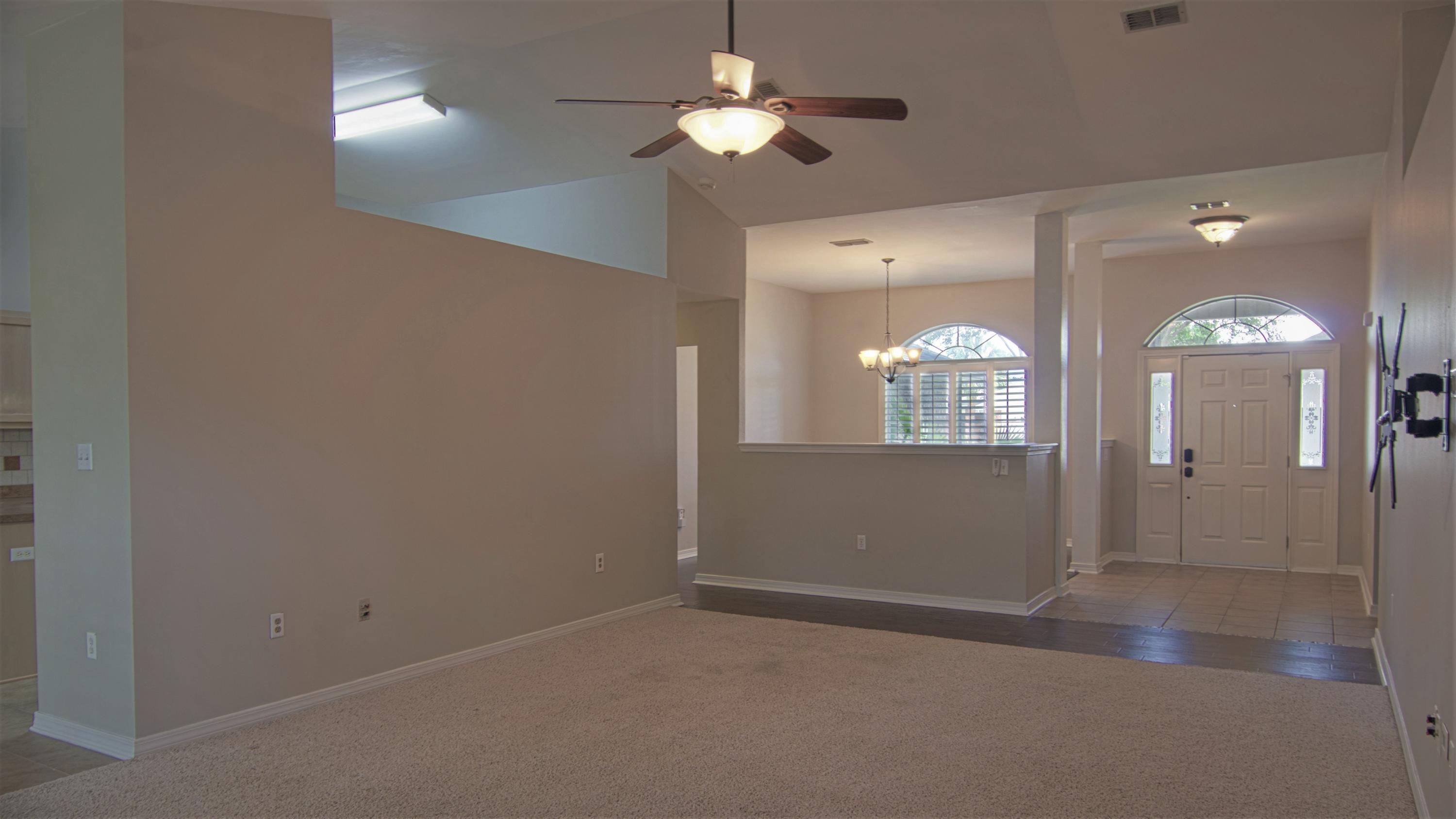 CREETWOODS - Residential Lease