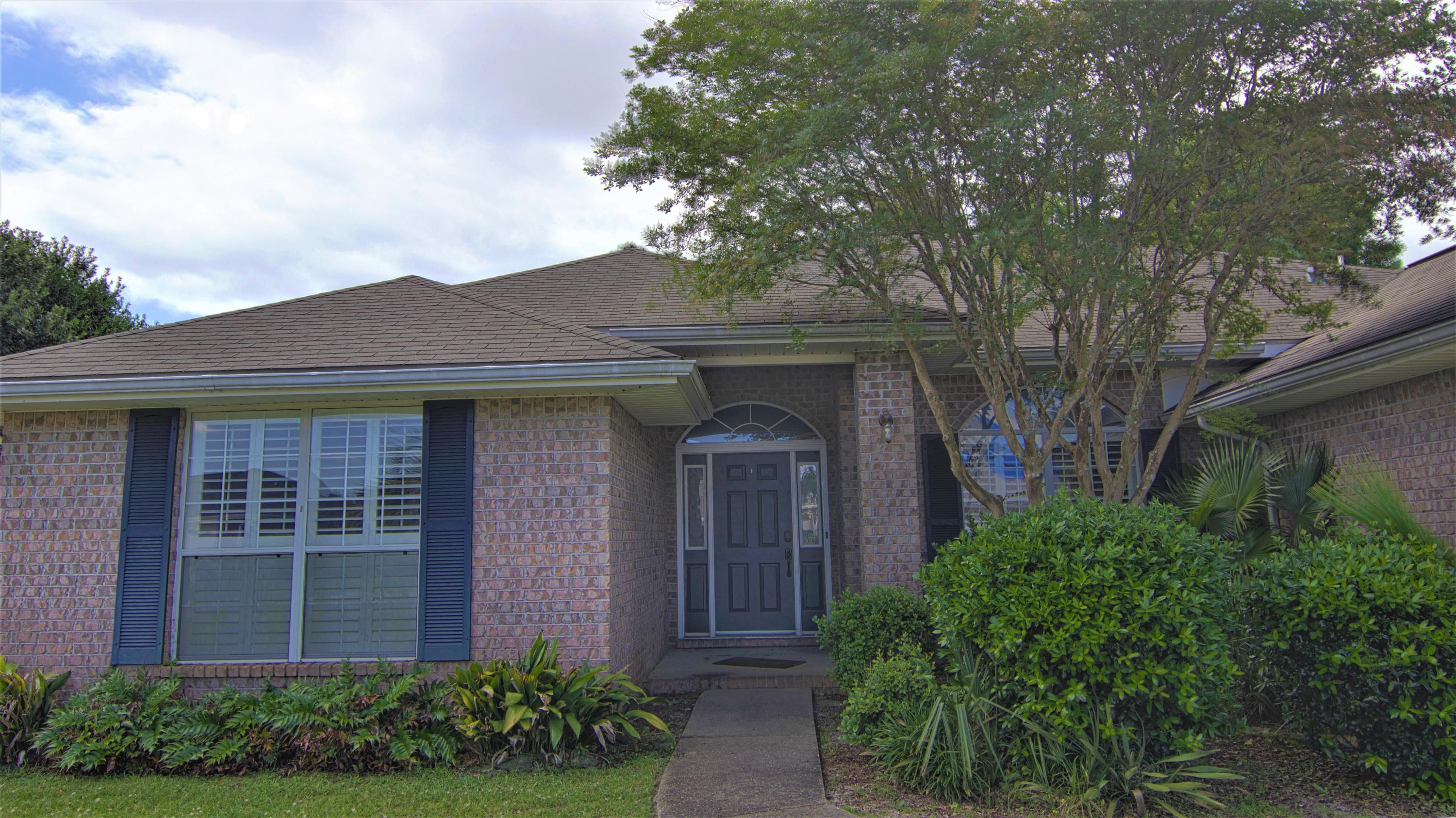 CREETWOODS - Residential Lease