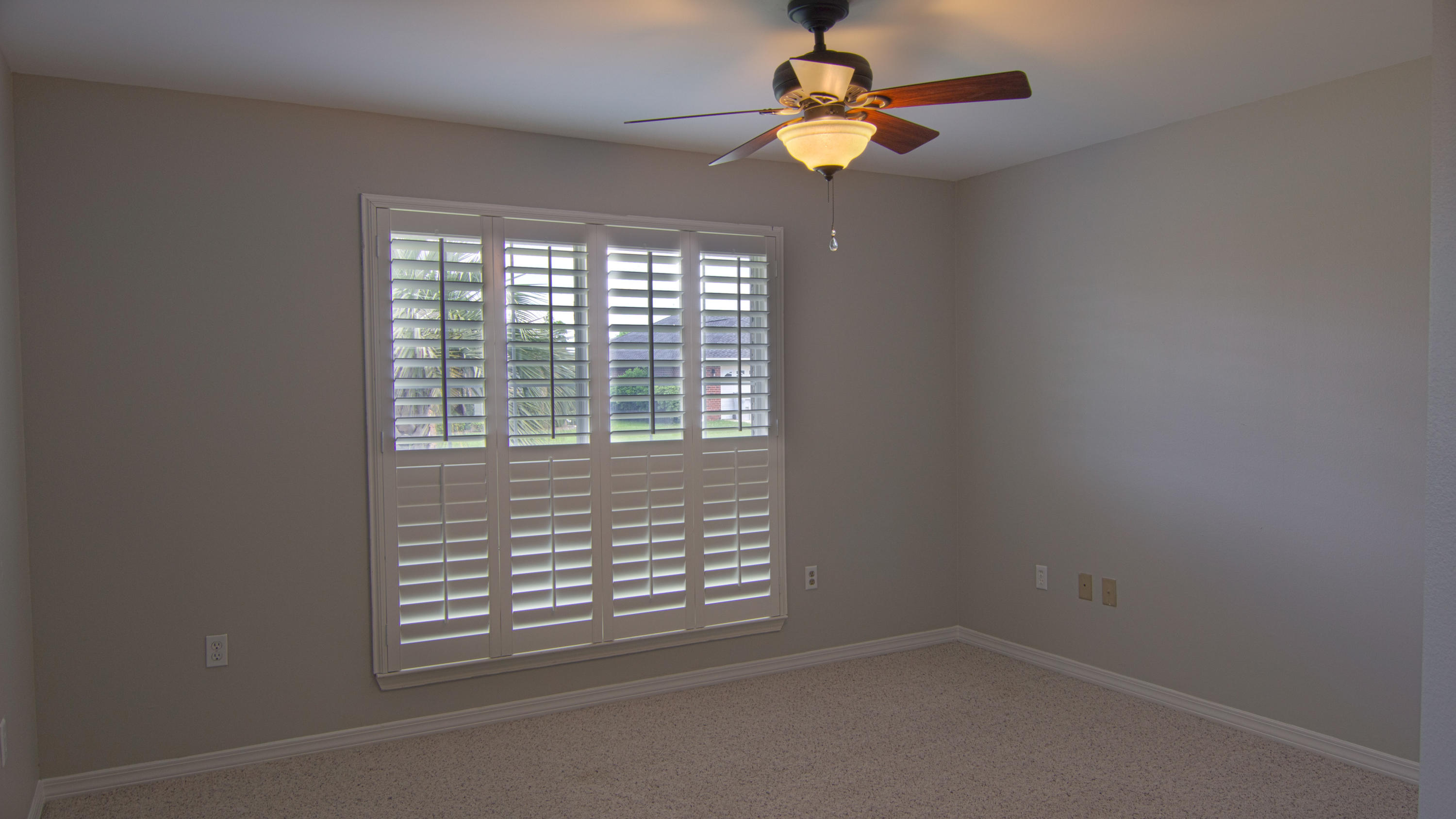 CREETWOODS - Residential Lease