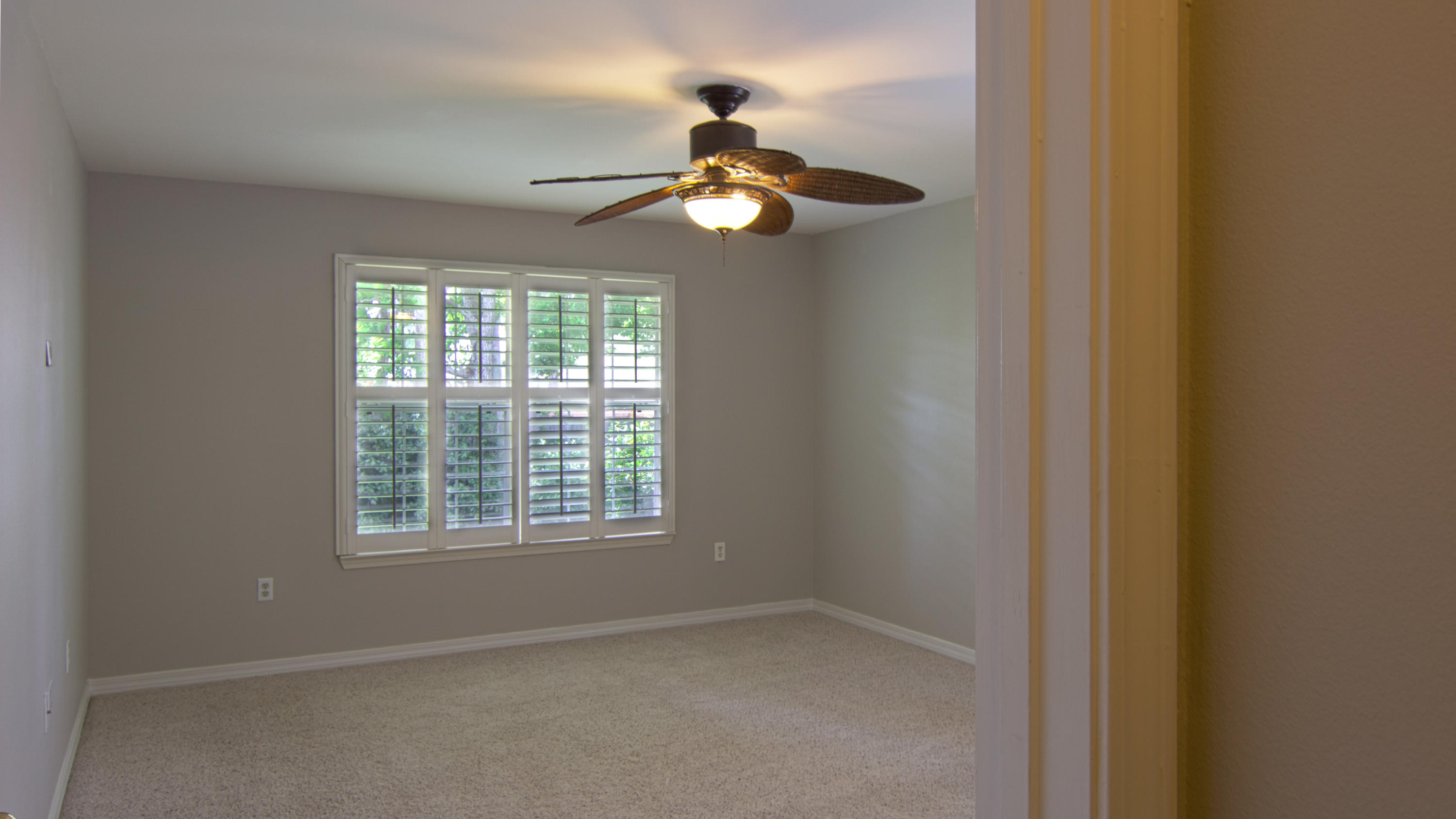 CREETWOODS - Residential Lease