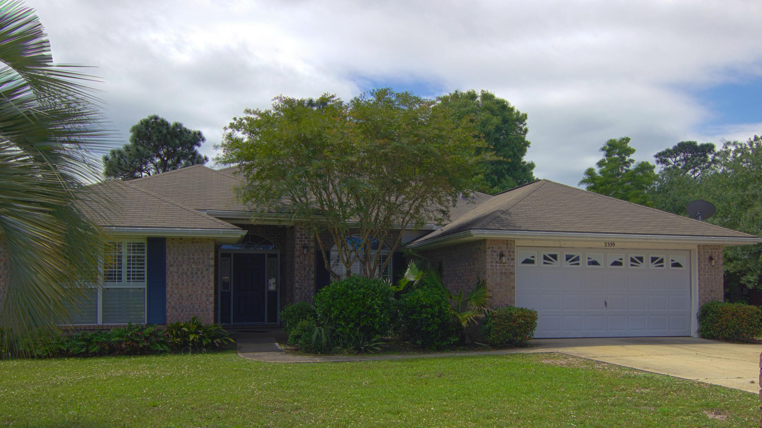 CREETWOODS - Residential Lease