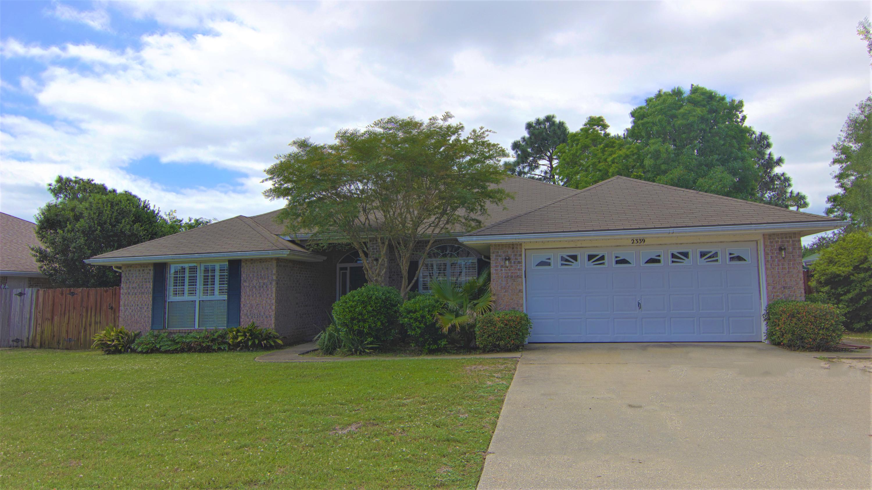 CREETWOODS - Residential Lease