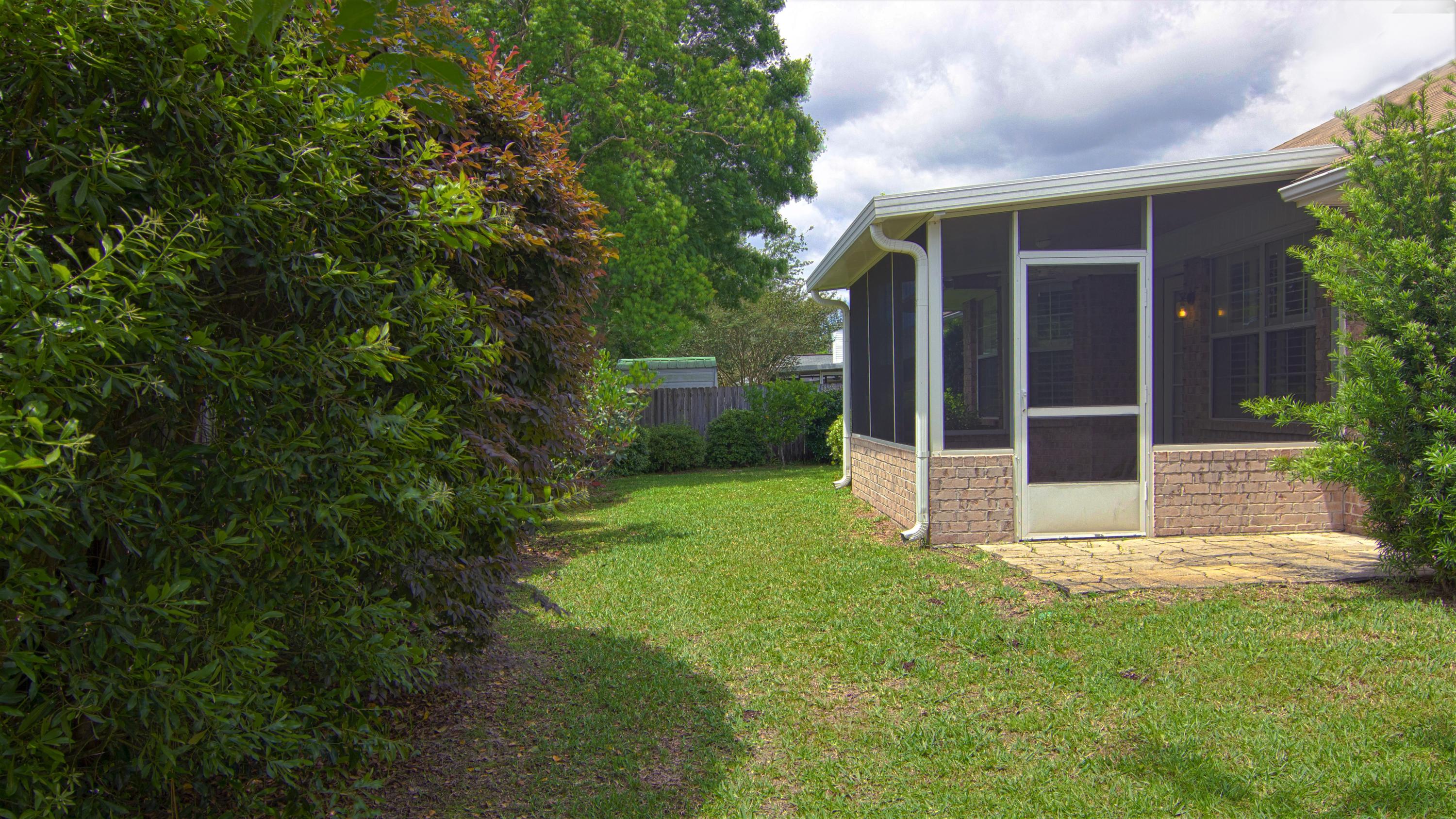 CREETWOODS - Residential Lease