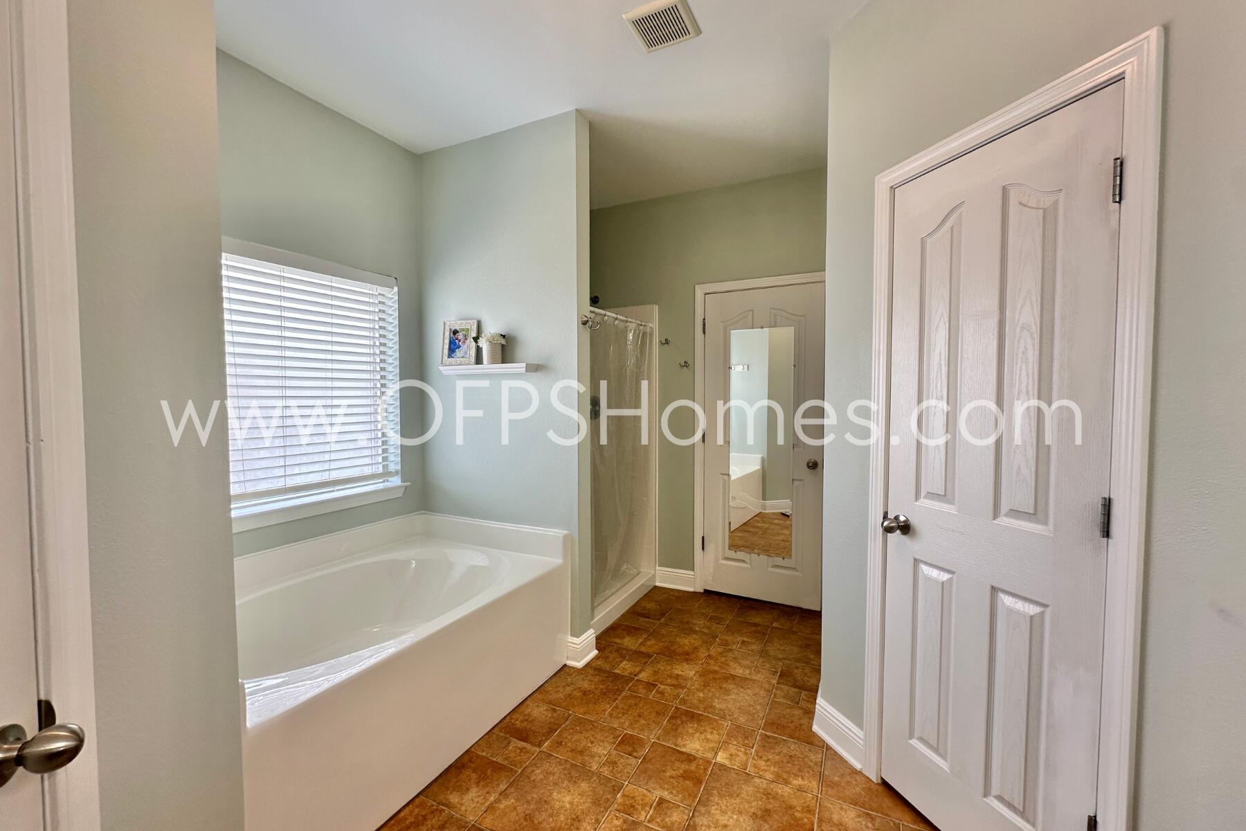 ROLLING RIDGE S/D - Residential Lease