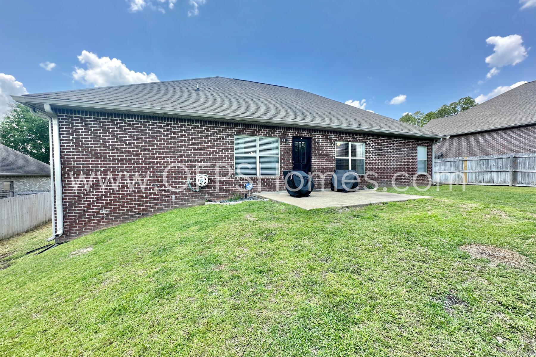 ROLLING RIDGE S/D - Residential Lease