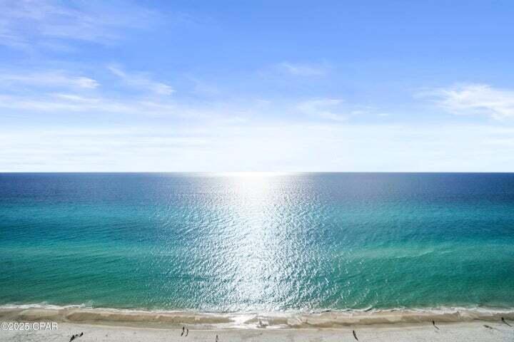 MAJESTIC BEACH TOWERS I - Residential