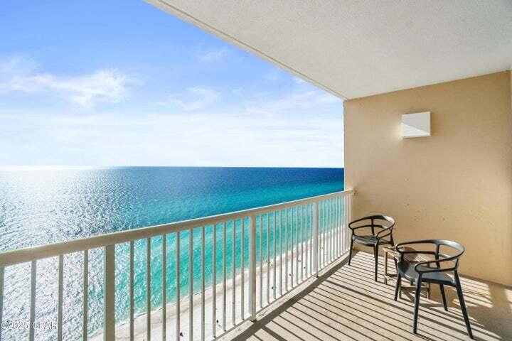 MAJESTIC BEACH TOWERS I - Residential
