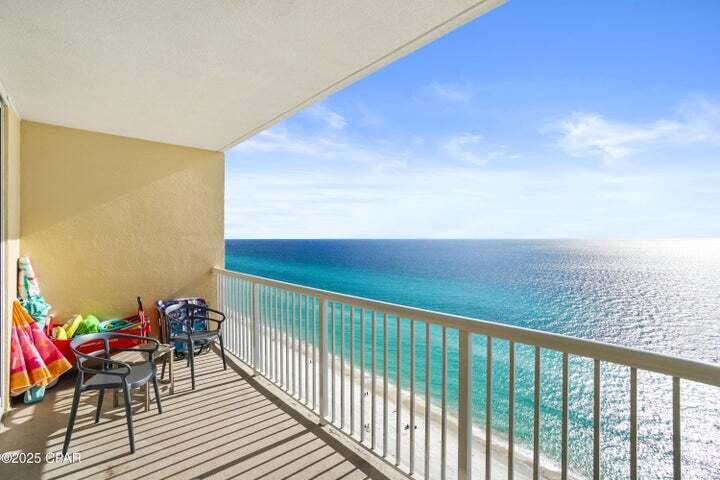 MAJESTIC BEACH TOWERS I - Residential