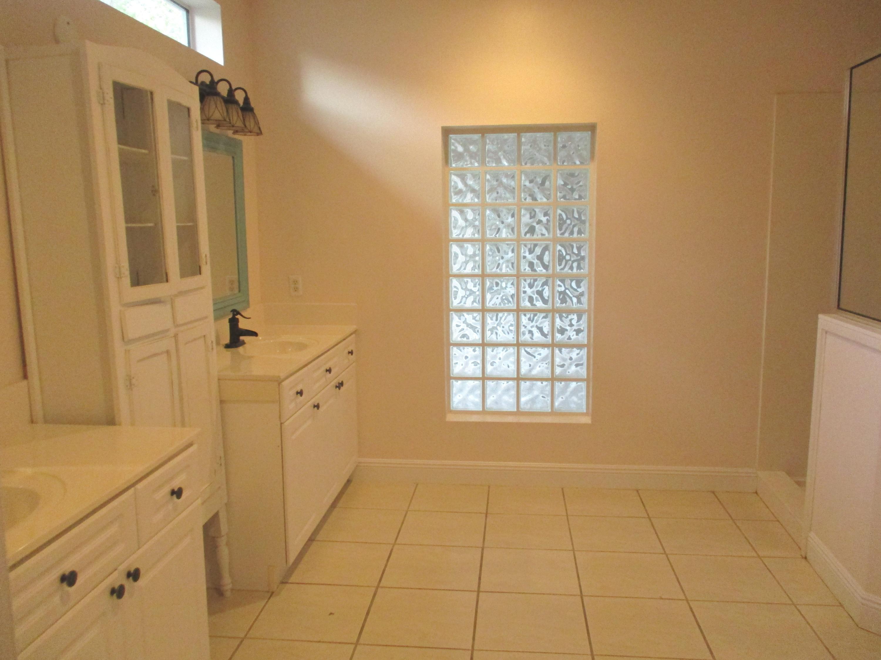 EMERALD LAKES PH 1 - Residential