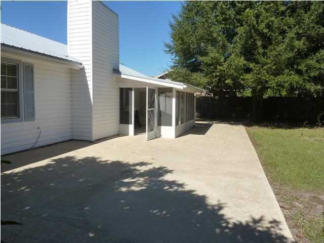 MARY ESTHER MANOR - Residential Lease