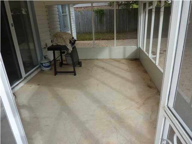 MARY ESTHER MANOR - Residential Lease