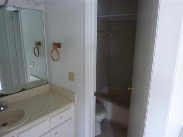 MARY ESTHER MANOR - Residential Lease