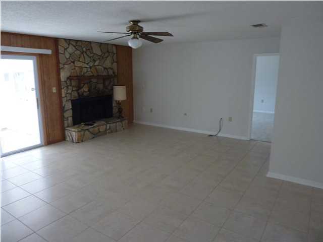 MARY ESTHER MANOR - Residential Lease