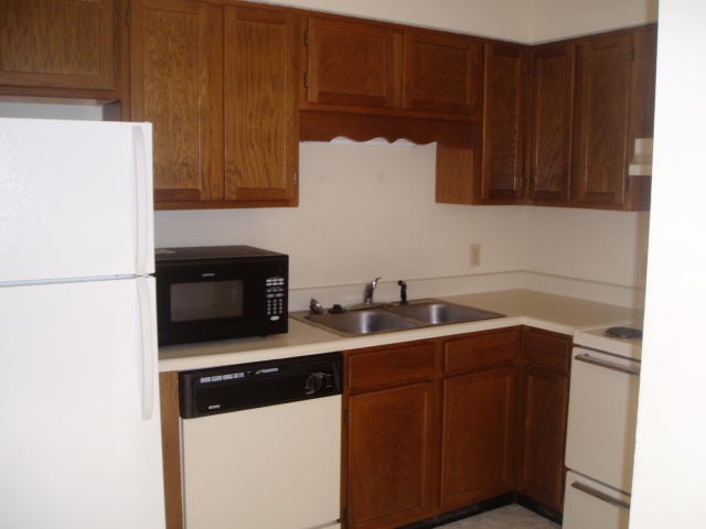 CHATEAU PRES DE LA MER - Residential Lease