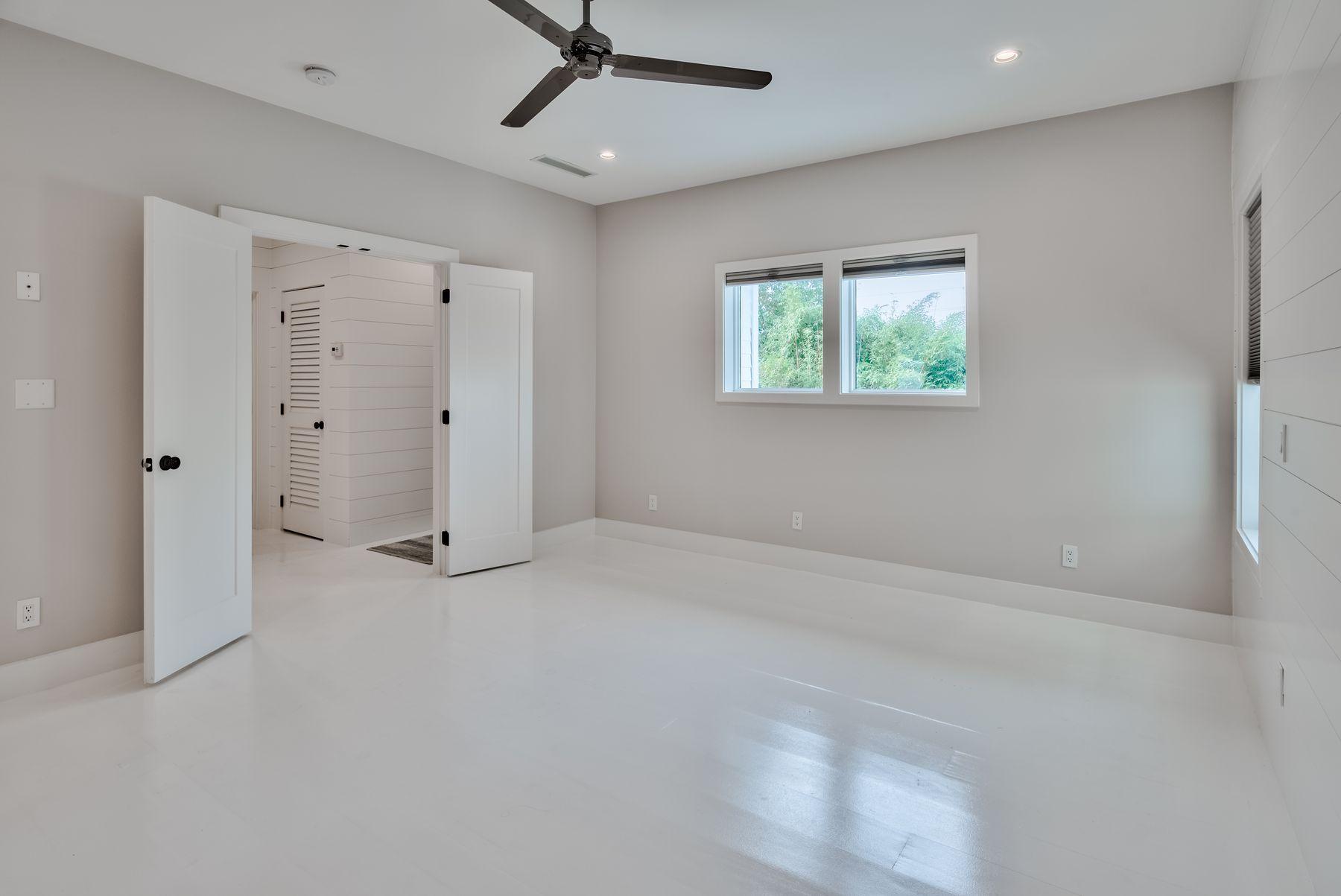 SEAGROVE 1ST ADDITION - Residential