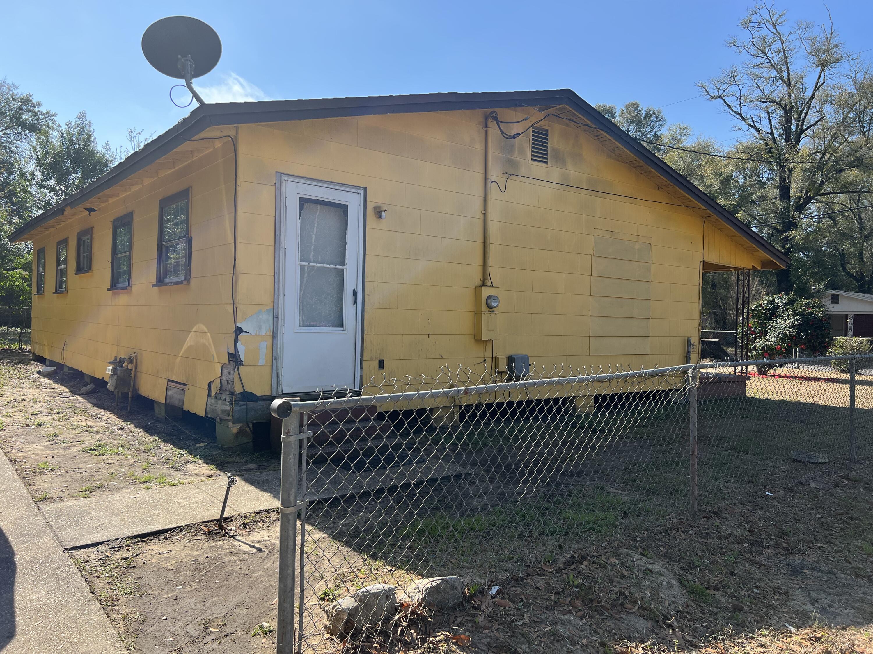 LOT 1 & 2 BLOCK 85 17-3N-23-2490-0085-0010 AND 
 17-3N-23-2490-0085-0020 - Residential