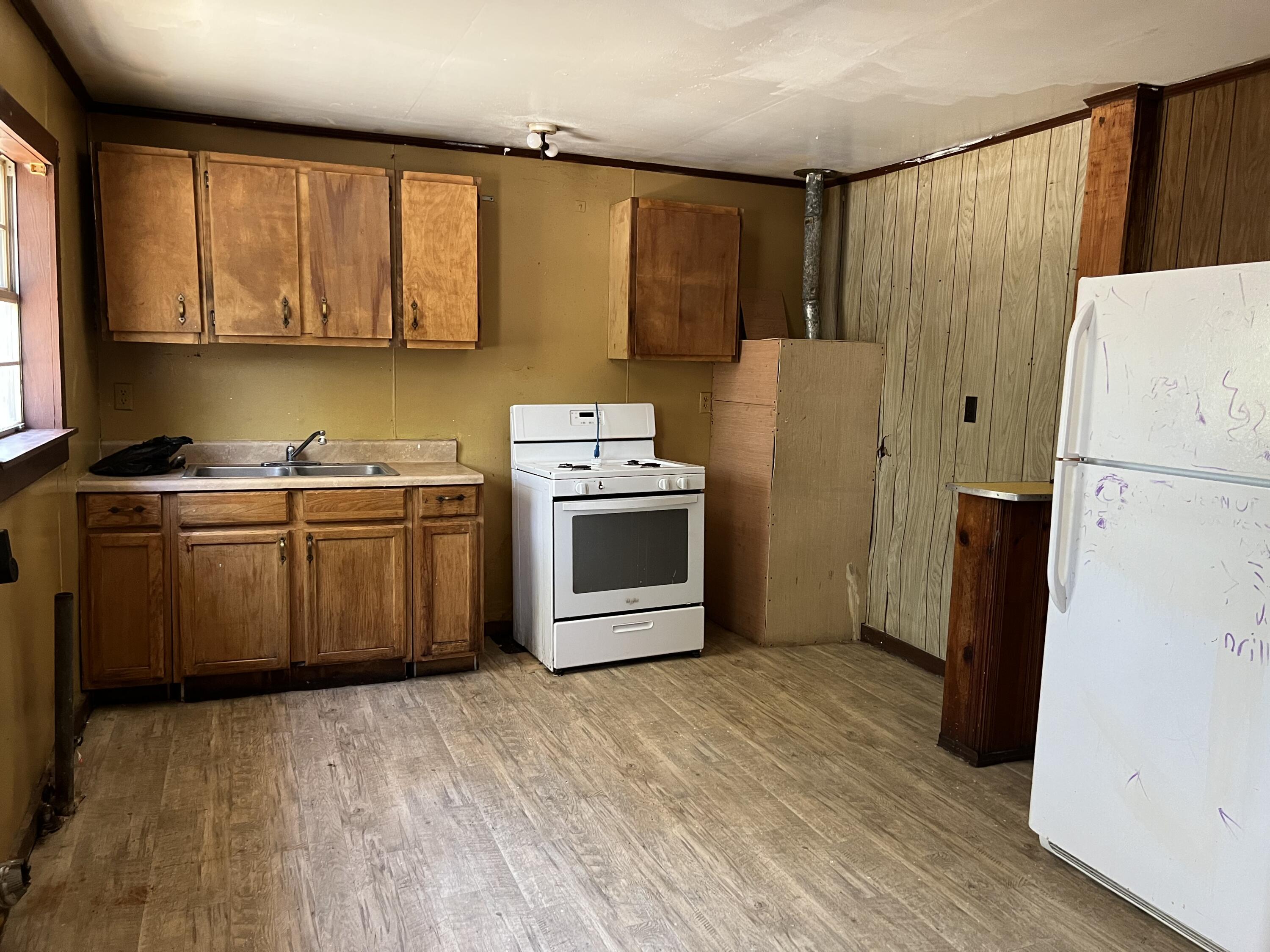 LOT 1 & 2 BLOCK 85 17-3N-23-2490-0085-0010 AND 
 17-3N-23-2490-0085-0020 - Residential