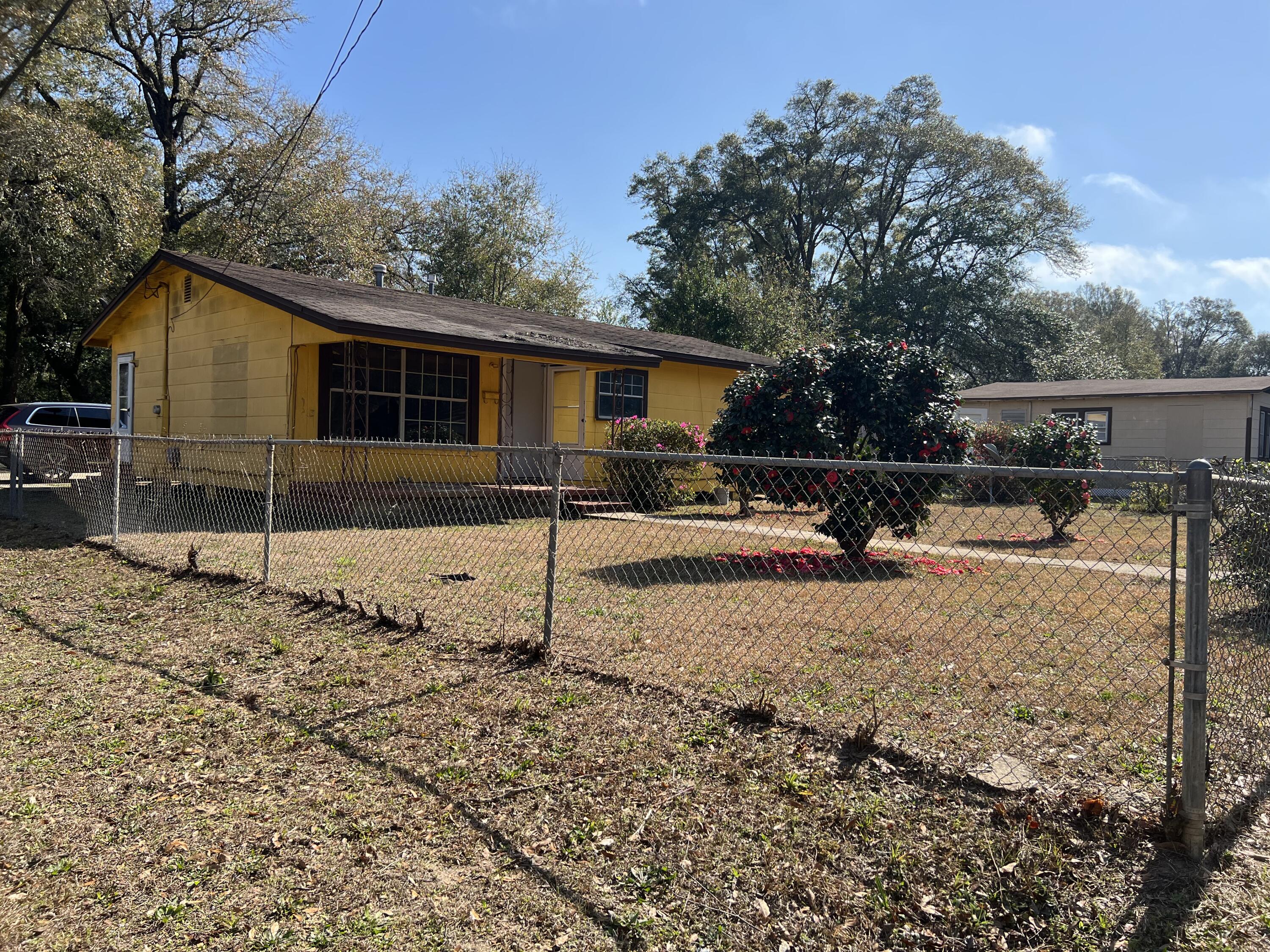 LOT 1 & 2 BLOCK 85 17-3N-23-2490-0085-0010 AND 
 17-3N-23-2490-0085-0020 - Residential