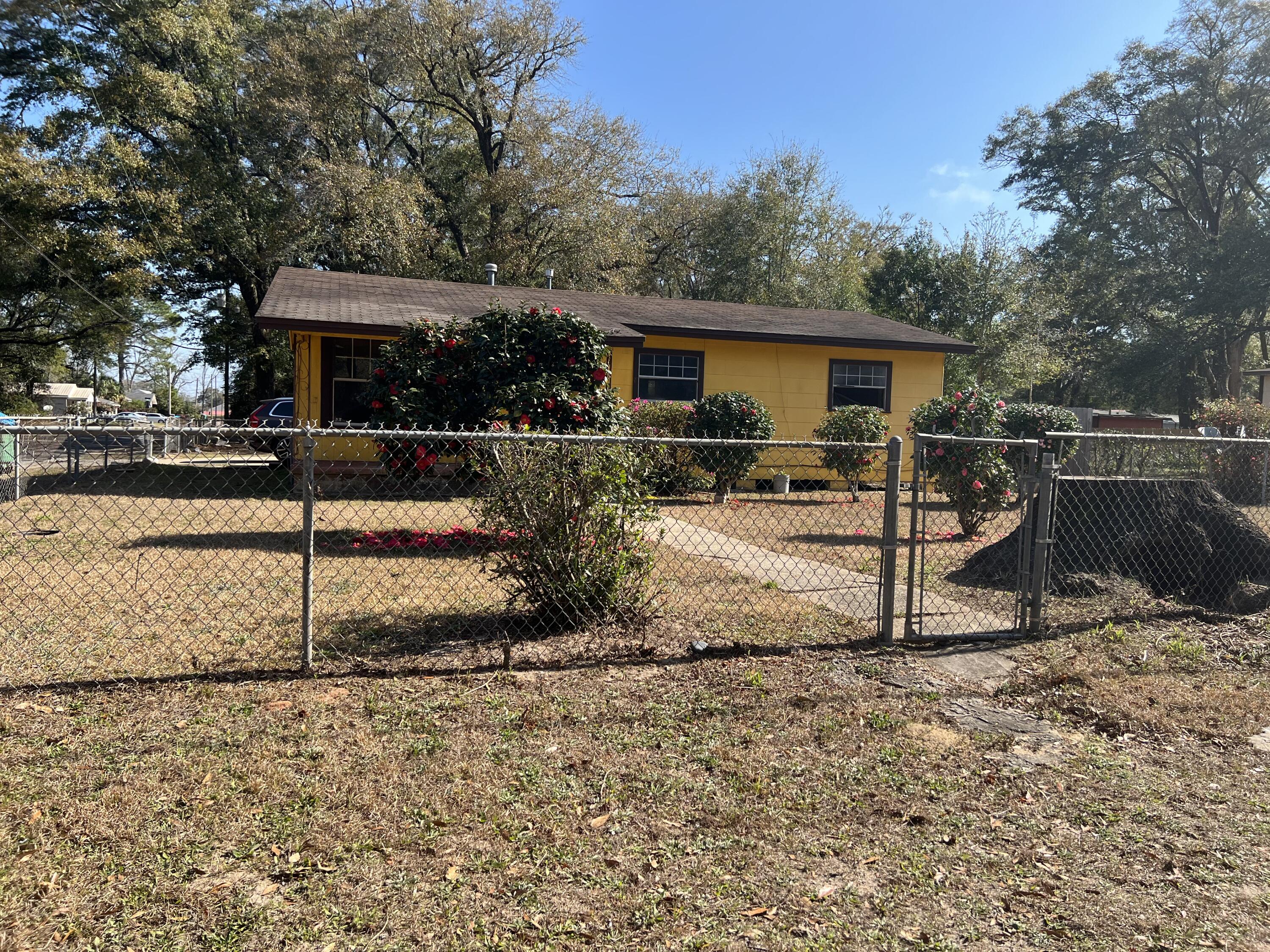 LOT 1 & 2 BLOCK 85 17-3N-23-2490-0085-0010 AND 
 17-3N-23-2490-0085-0020 - Residential
