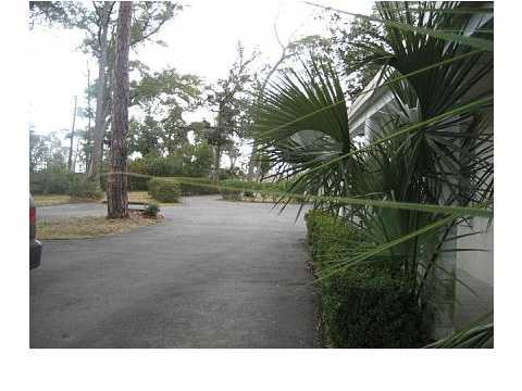 EDGEWATER APT - Residential Lease