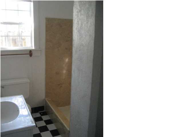 EDGEWATER APT - Residential Lease