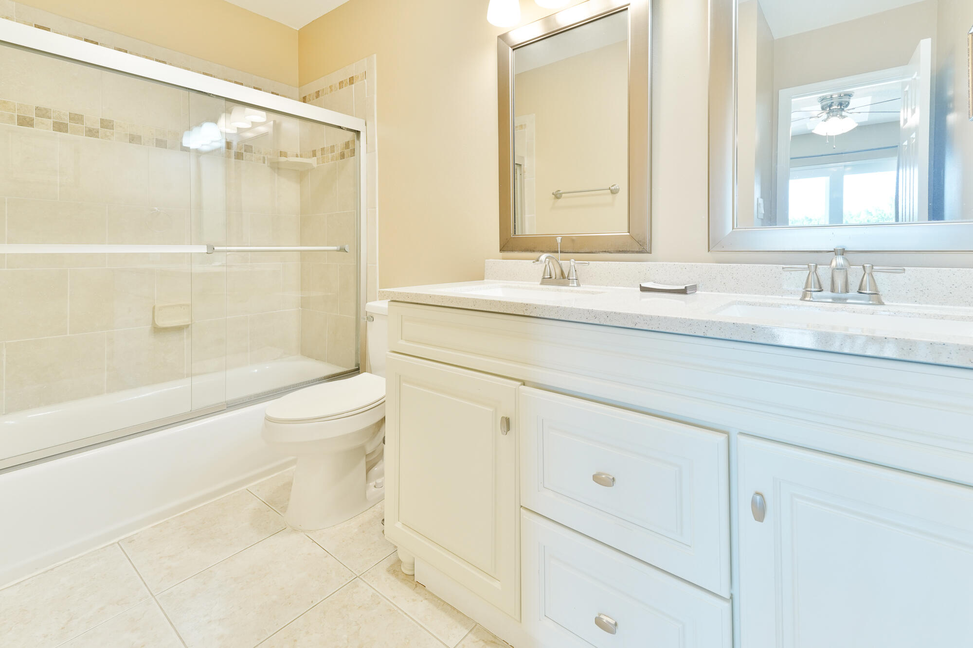 WOODLAND SHORES TOWNHOMES PHASE IV - Residential