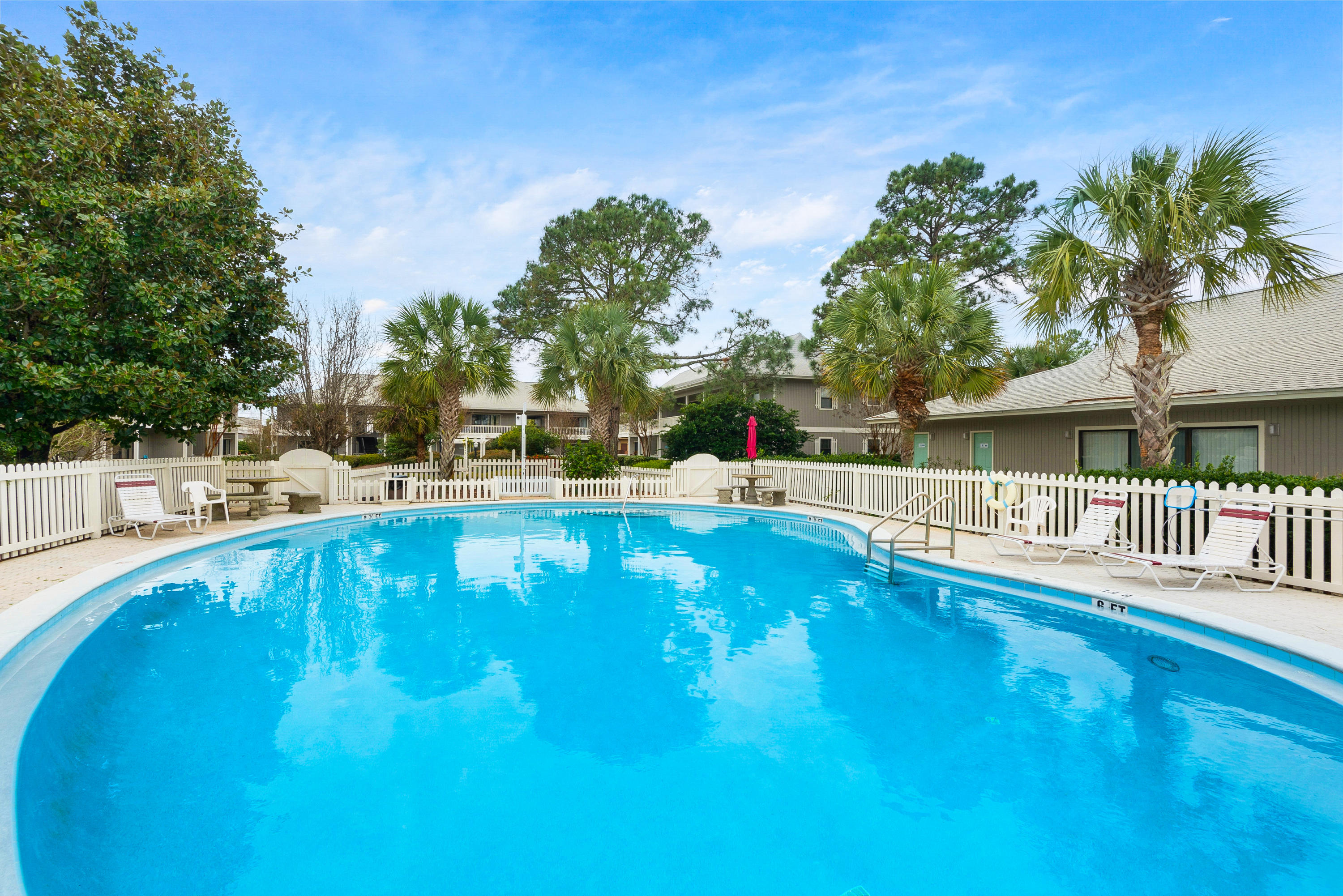 BEACHWOOD VILLAS CONDO - Residential