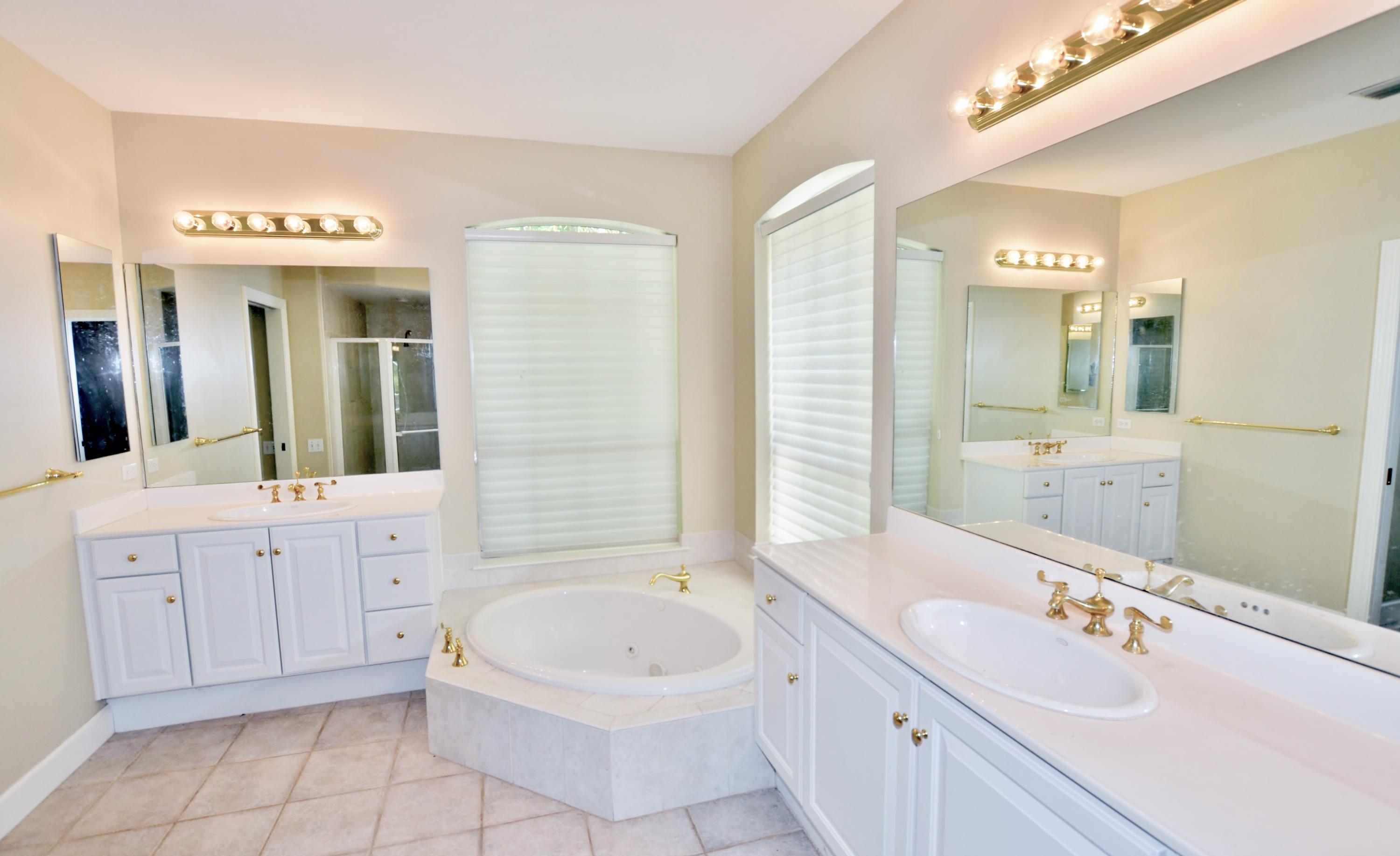 BAY GROVE - Residential Lease