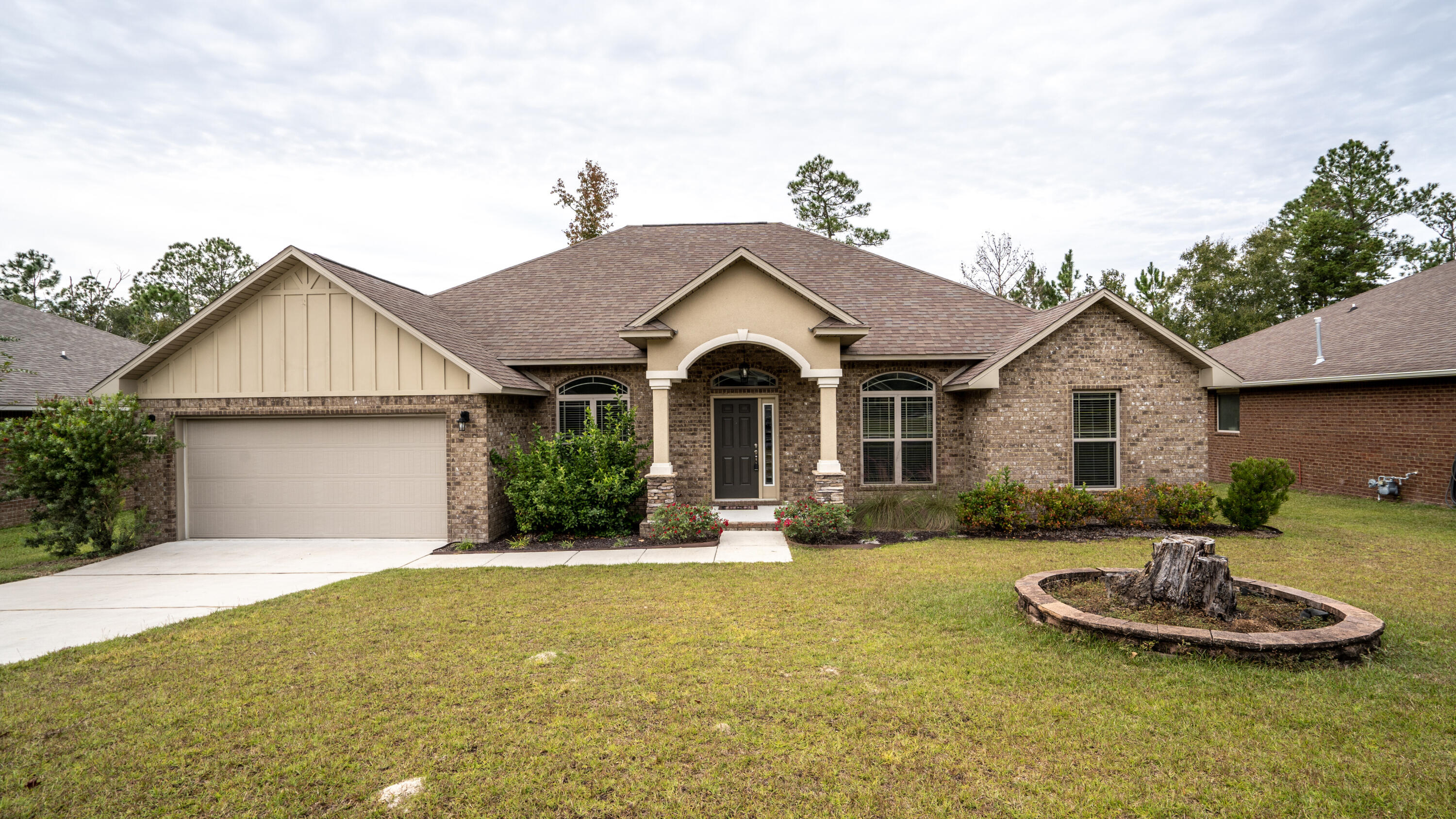 Beautiful 4 bedroom ranch in highly desirable Fox Valley.  Conveniently located near military installations and in close proximity to restaurants and shopping.  Clean and move-in ready!