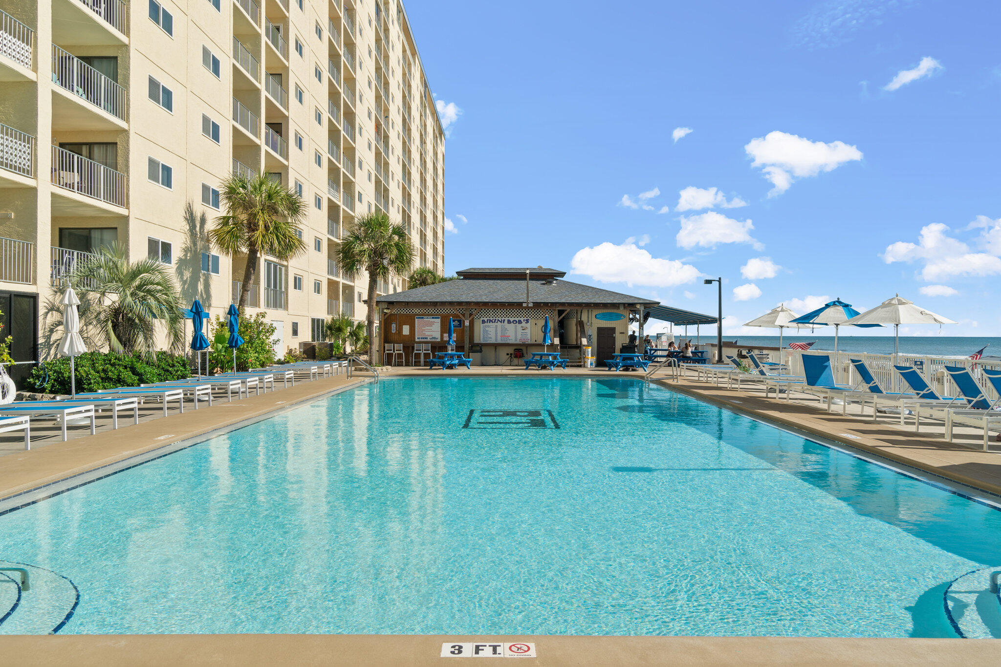 Entered for comp purposes.  Unit in need of updates. 
Regency Towers' fantastic amenities include two olympic size pools- one heated year round, full service tiki bar & grill, 10 person hot tub, kiddie pool, fitness center, billiards room, community room with kitchen for hosting events, multiple picnic areas with grills, and plenty of engaging in house activities are offered year round.