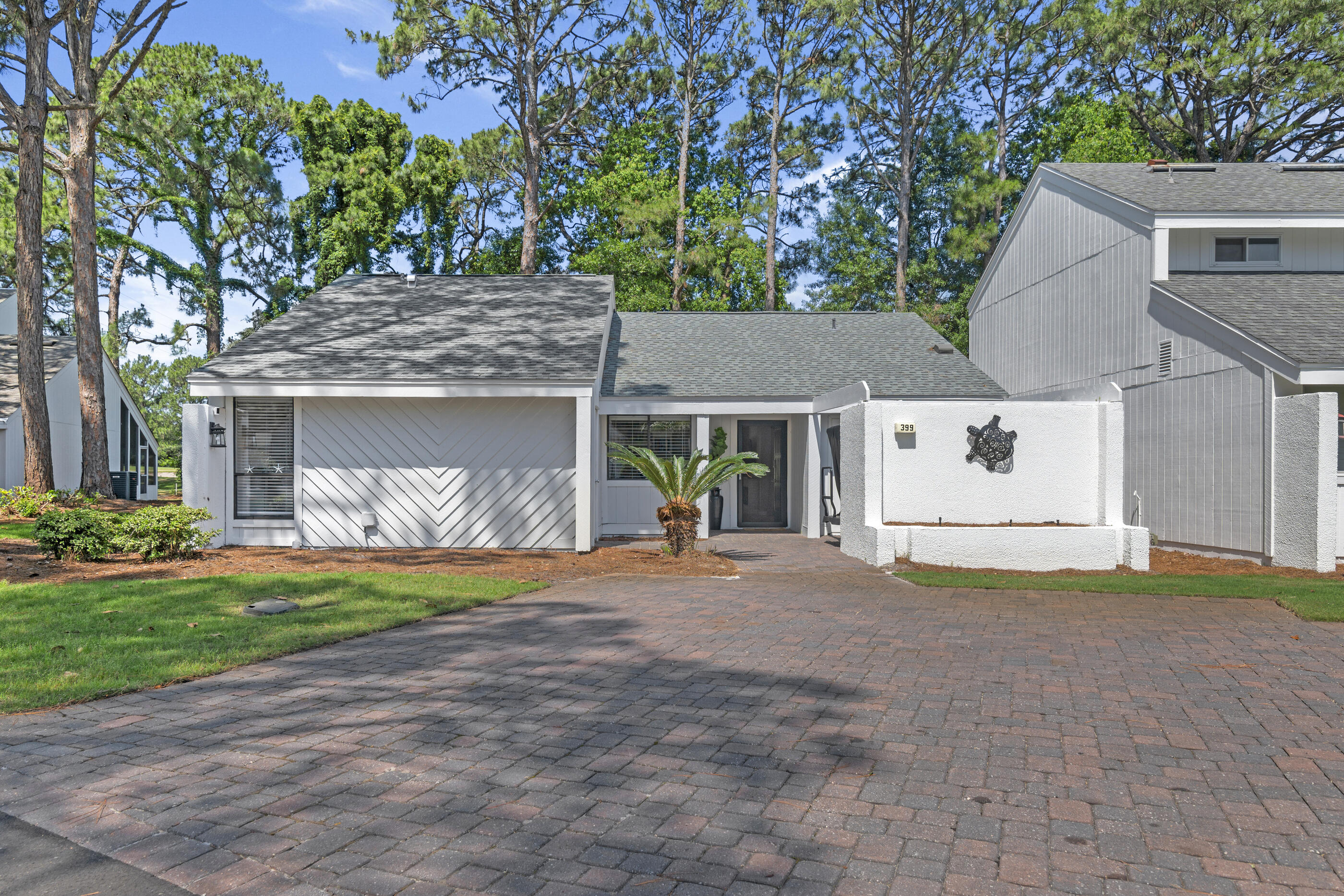 LINKSIDE VILLAGE UNIT 1 - Residential