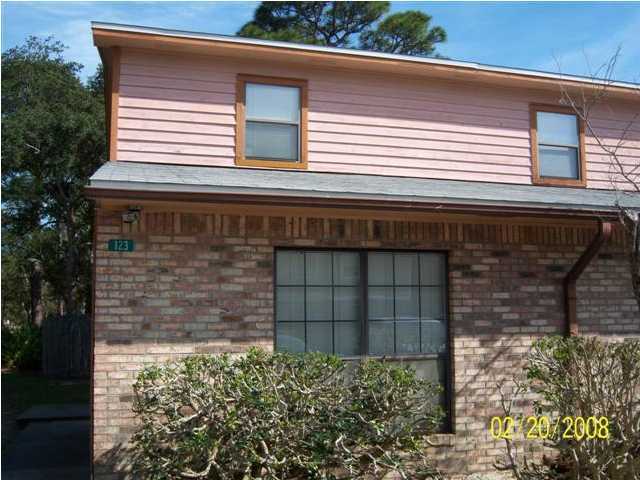 DOWNTOWNER - Residential Lease