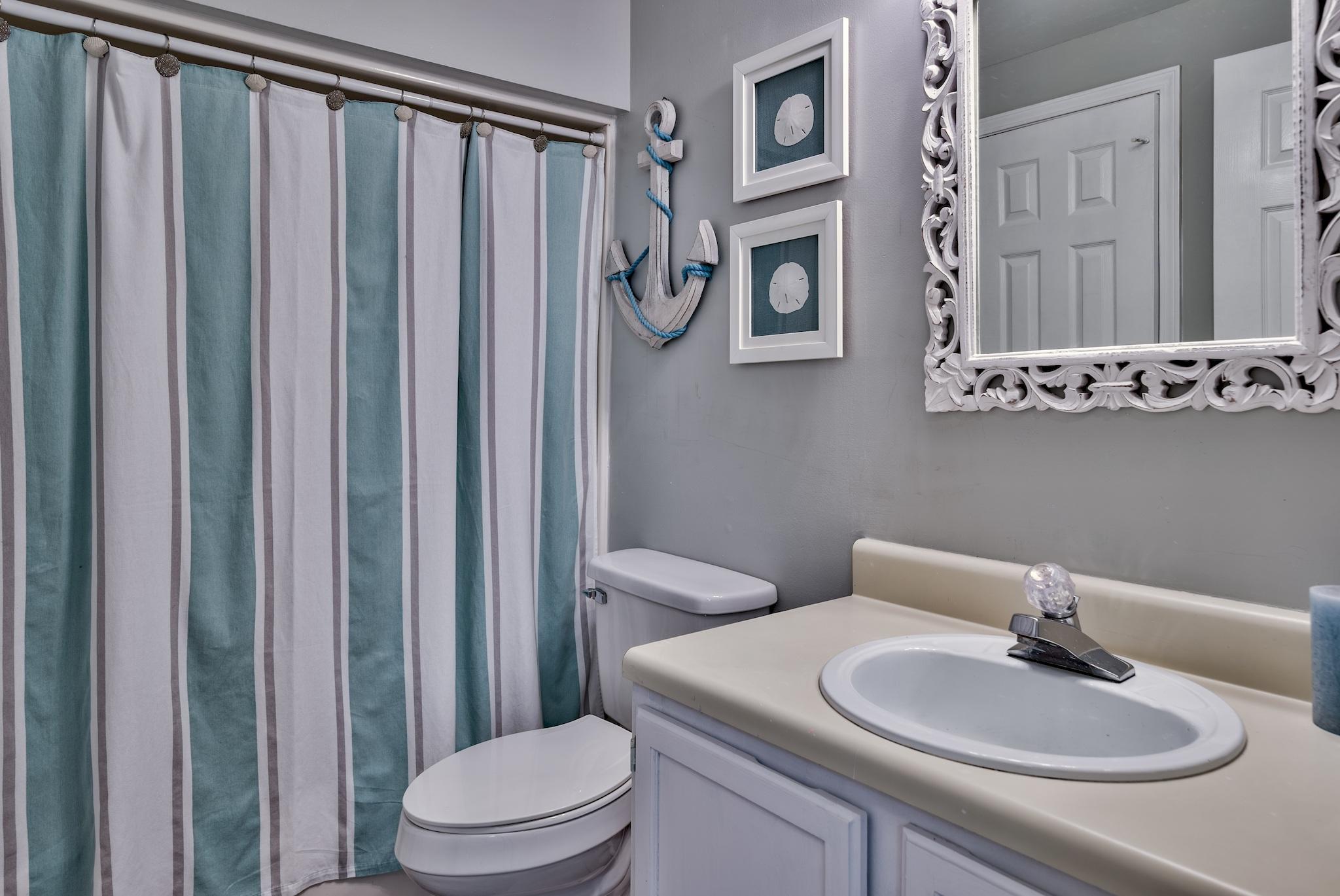 LAKESIDE CONDO AT BLUEWATER BAY - Residential