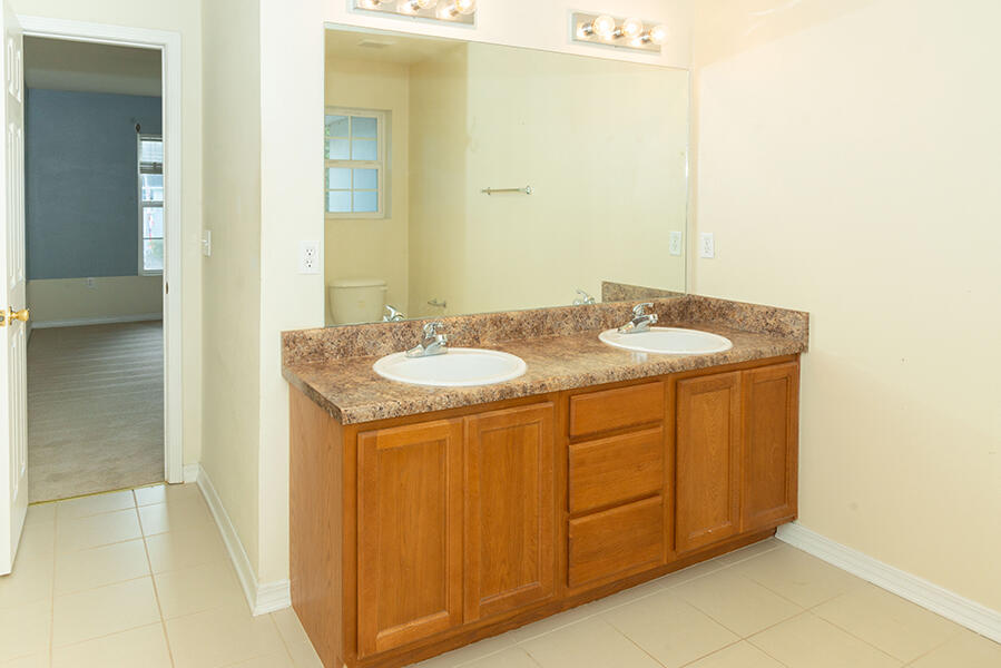 KING'S PORT - Residential Lease
