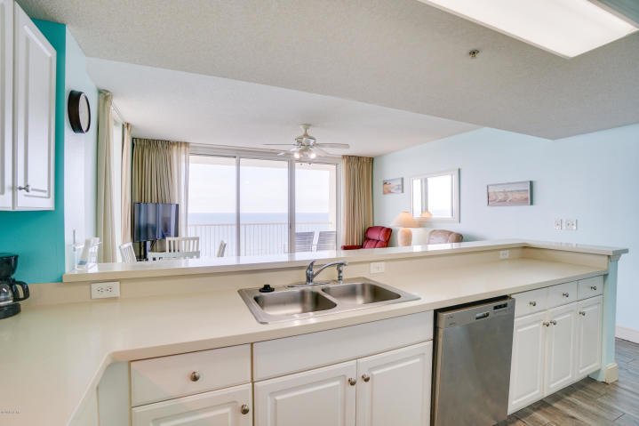 MAJESTIC BEACH TOWERS I - Residential