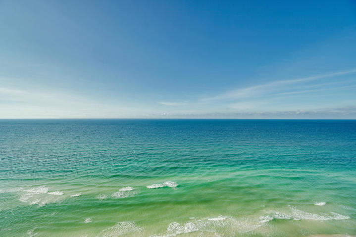 MAJESTIC BEACH TOWERS I - Residential