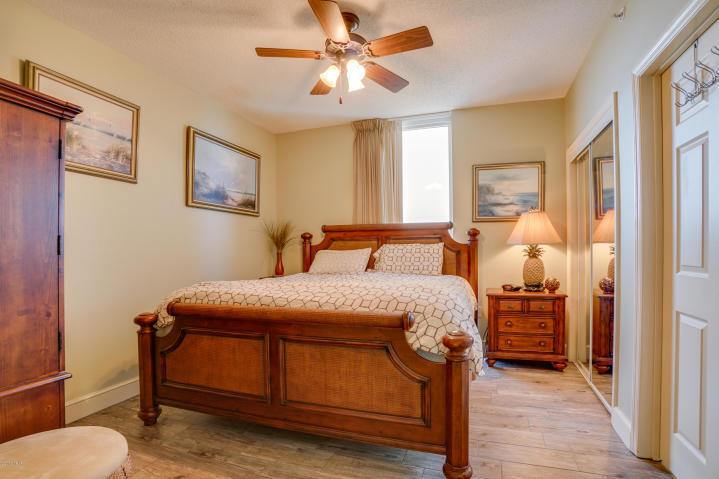 MAJESTIC BEACH TOWERS I - Residential