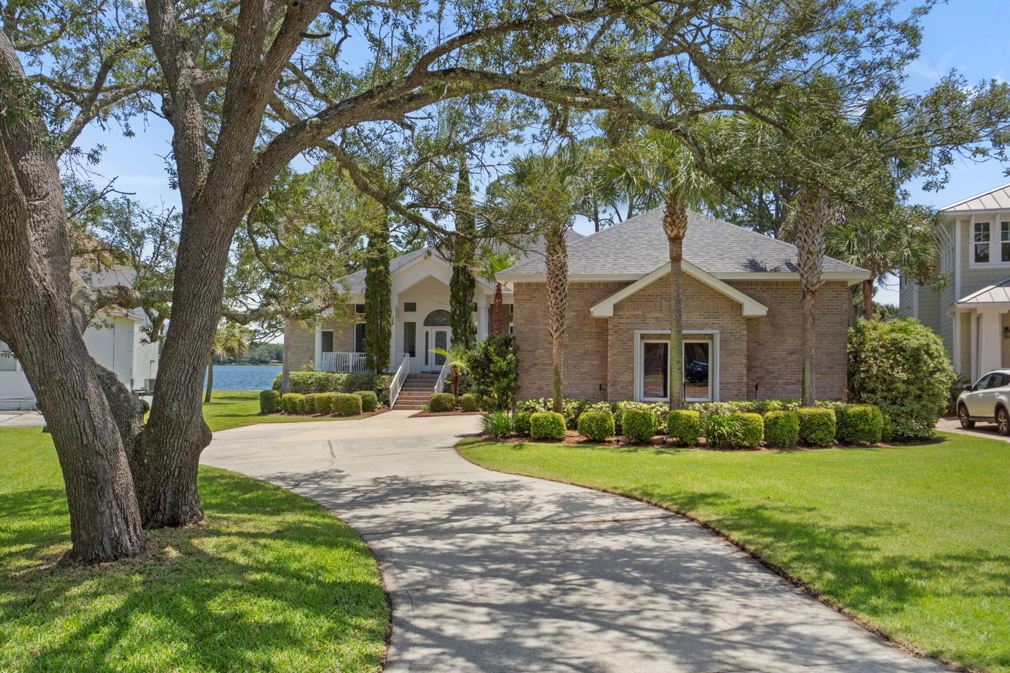 PARADISE POINT - Residential