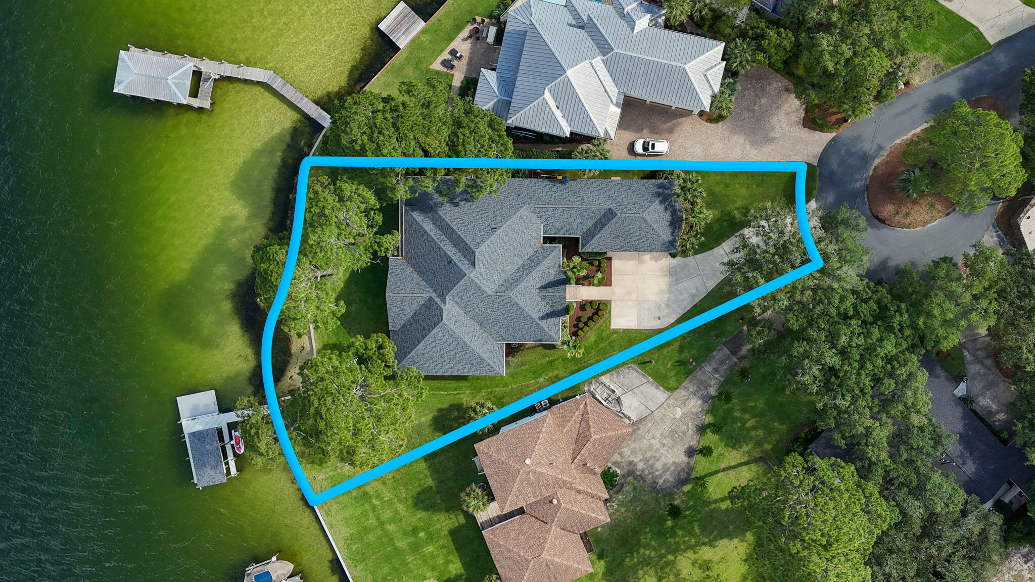 PARADISE POINT - Residential